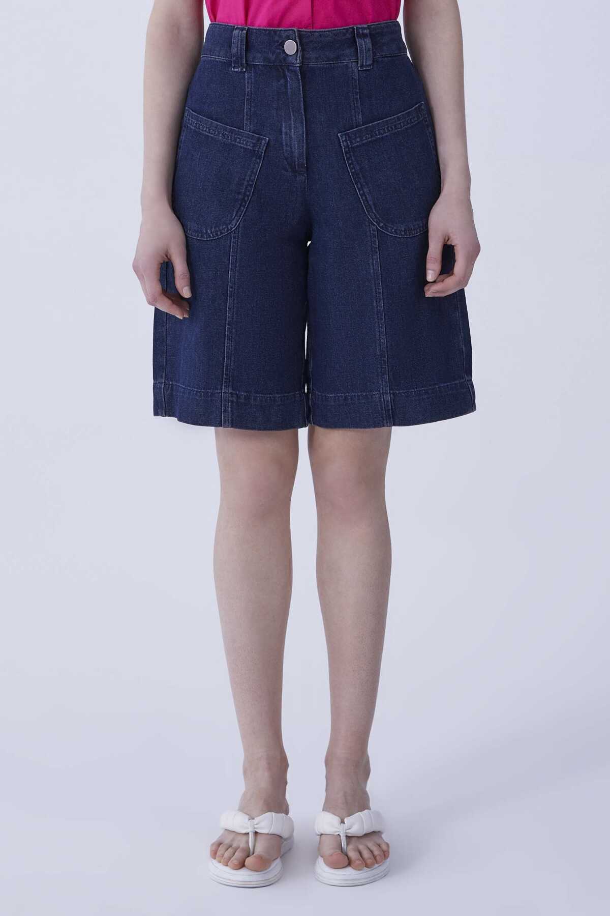 Cep Detaylı Denim Kadın Bermuda Lacivert