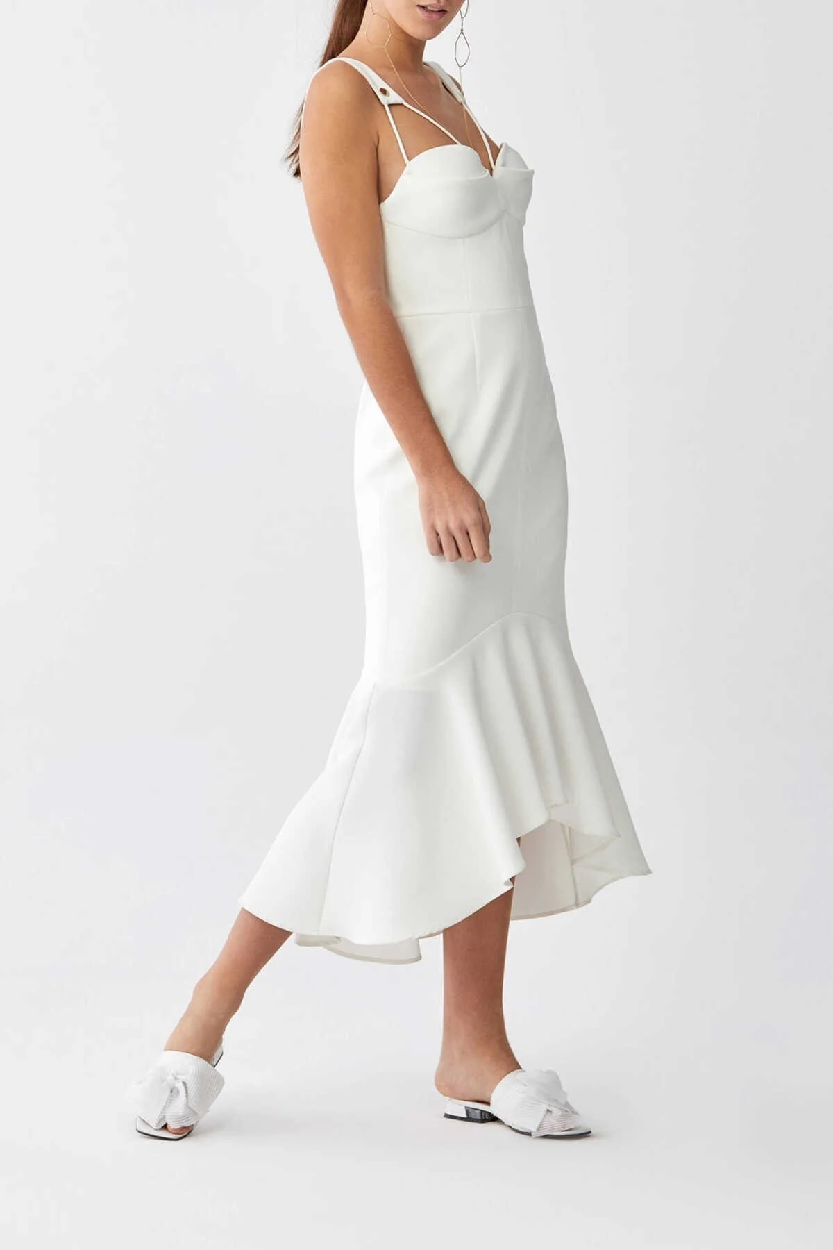 Askılı Gögüs Detaylı Etekleri Volanlı Abiye Elbise Beyaz - 3
