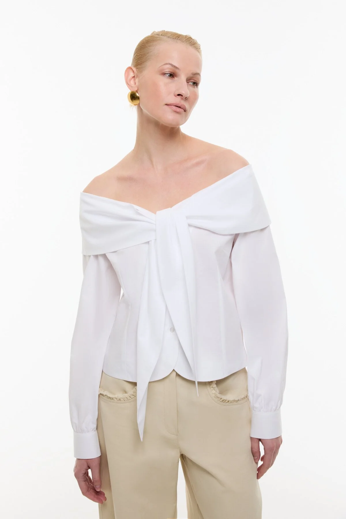 Bağlama Detaylı Madonna Yaka Gömlek Beyaz - 1