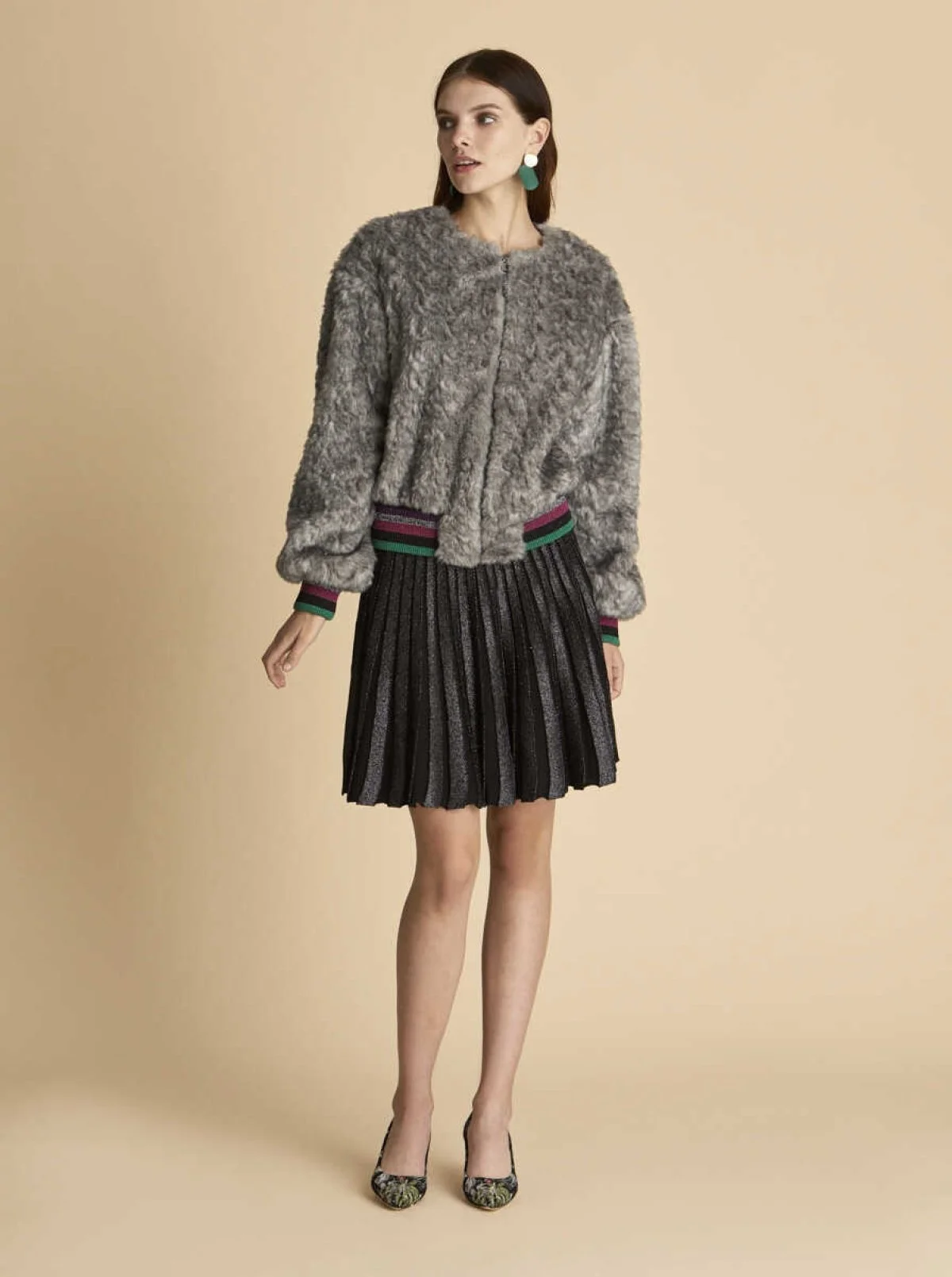  Bel Detaylı Peluş Mont Gri - 1