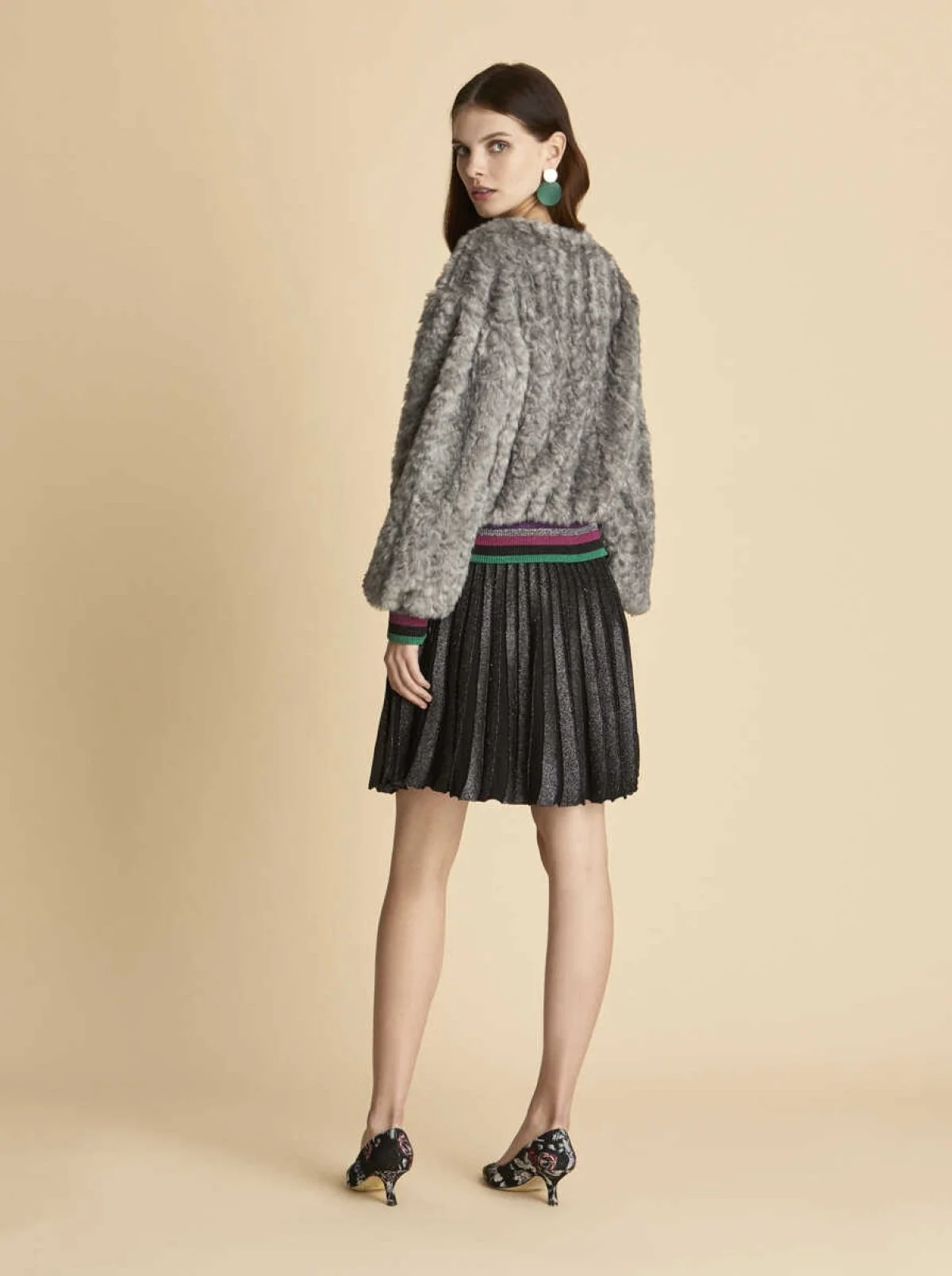  Bel Detaylı Peluş Mont Gri - 2