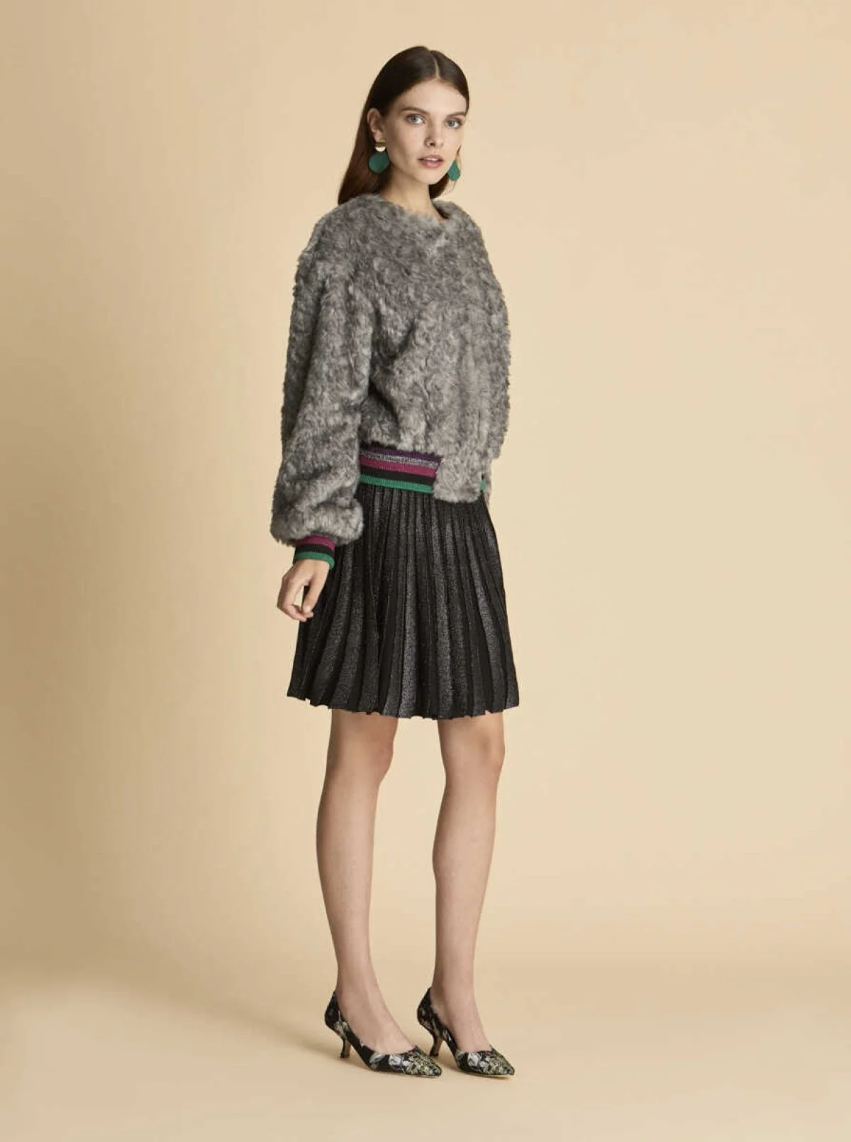  Bel Detaylı Peluş Mont Gri - 4