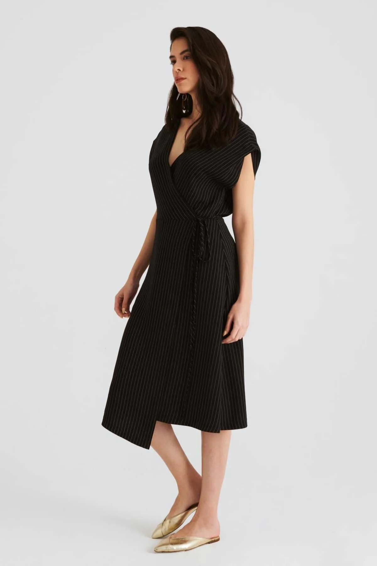 Belden Bağlamalı V Yaka Çizgili Günlük Elbise Siyah-Beyaz - 3