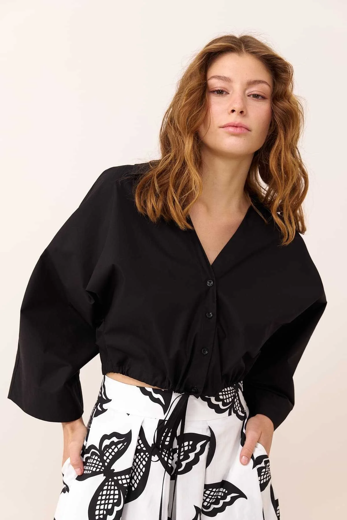 Beli Bağlamalı Yarasa Kol Crop Poplin Gömlek Siyah - 1