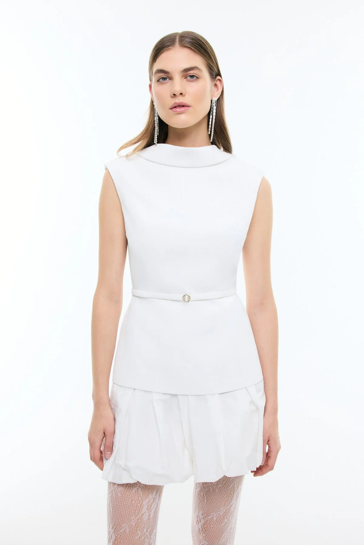 Beli Tokalı Yaka Detaylı Bluz Beyaz - 1