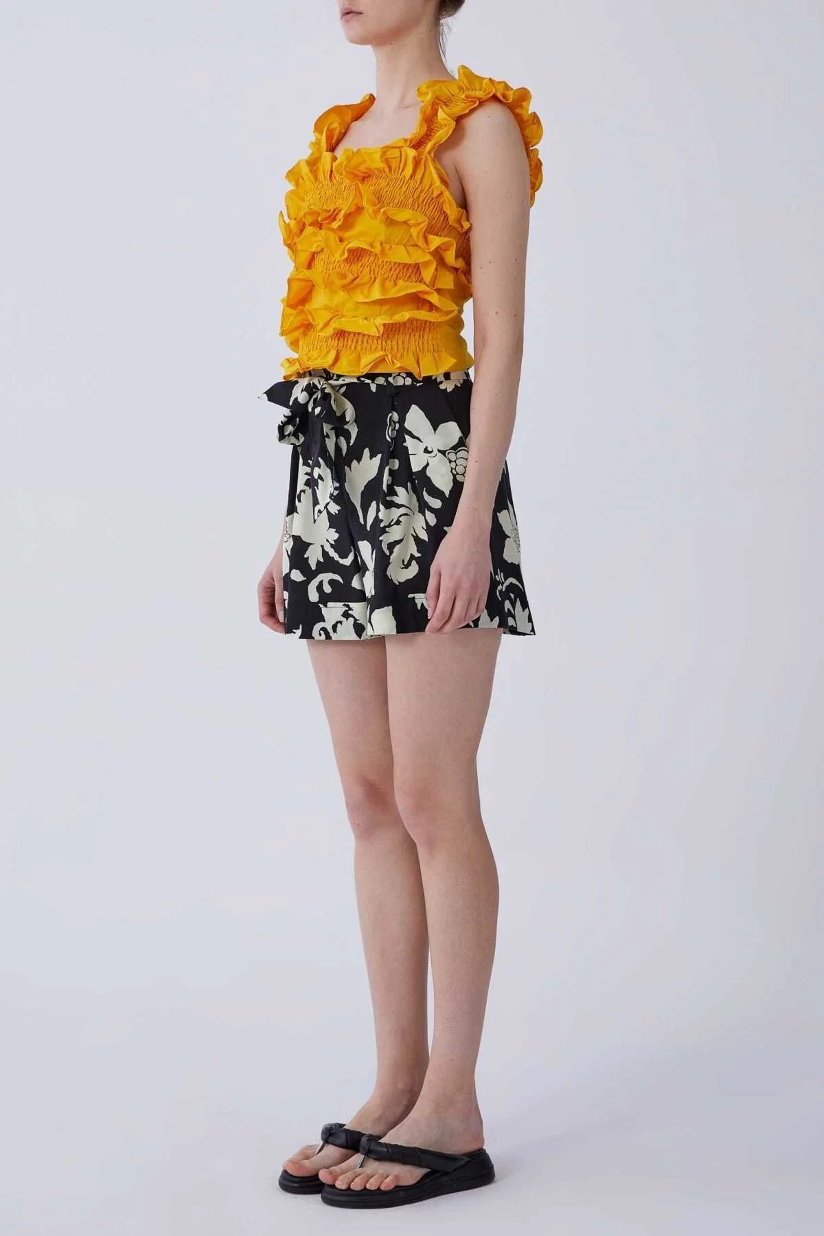 Beyaz Çiçekli Kısa Şort Standart Renk - 3