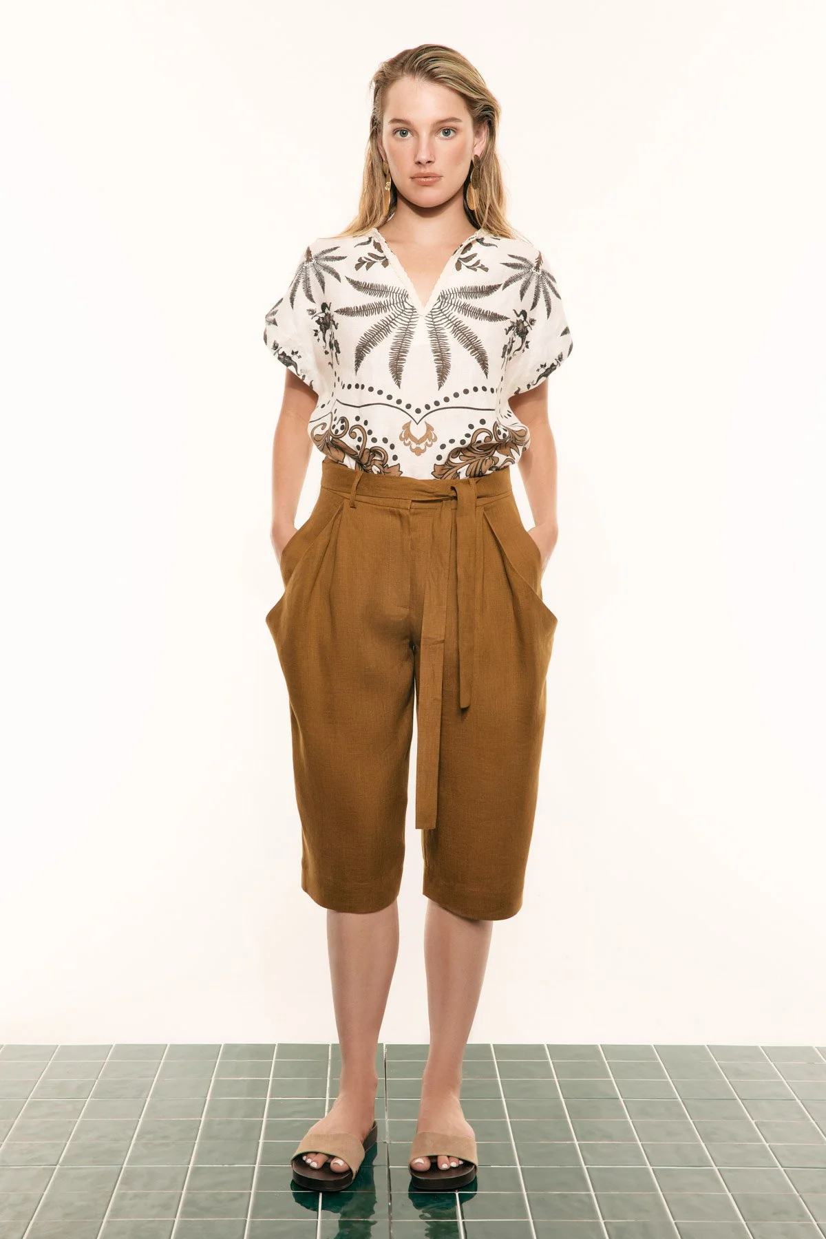 Cep Detaylı Keten Bermuda Şort Olive - 1