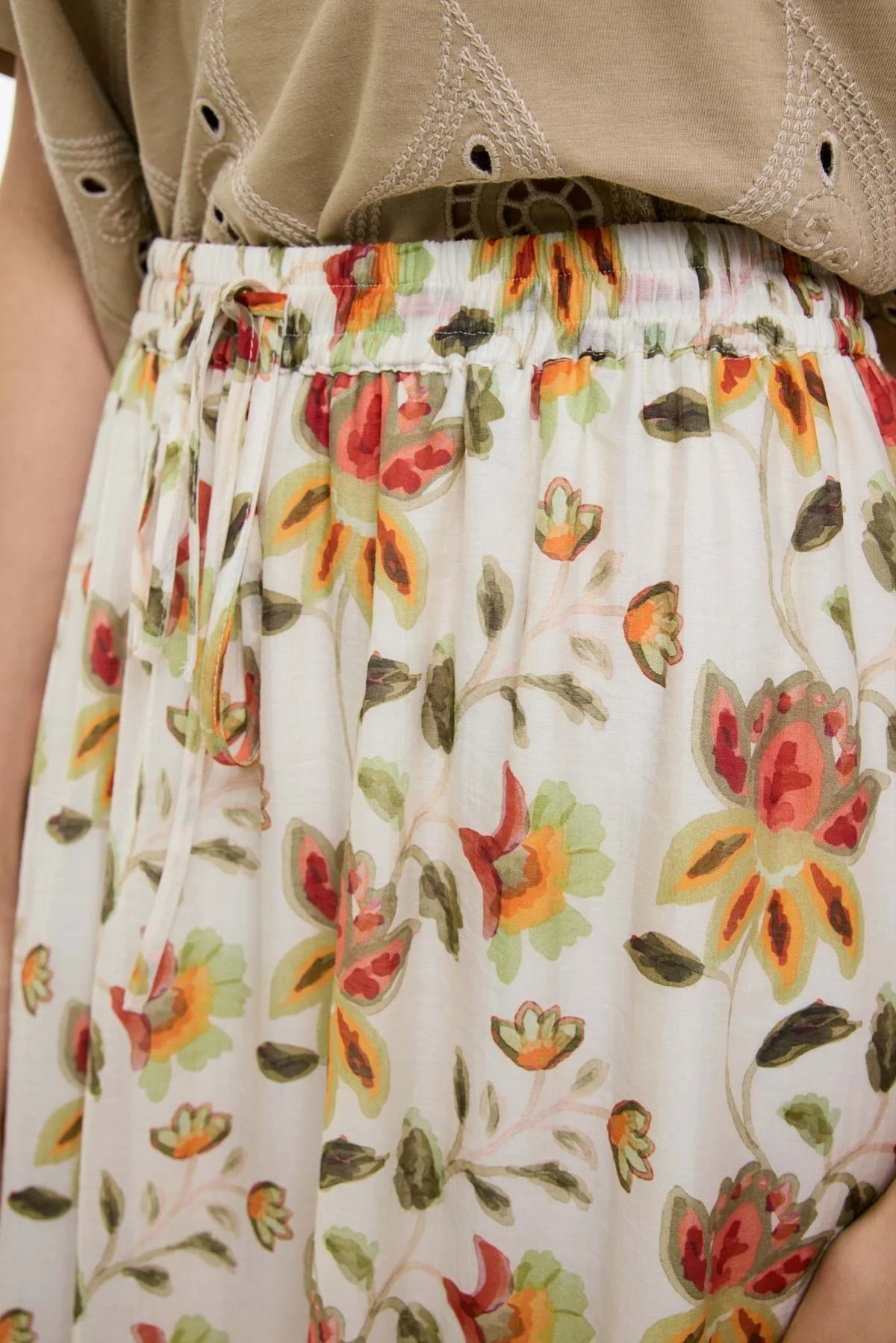 Çiçek Desenli Beli Lastikli Midi Boy Etek Standart Renk - 3