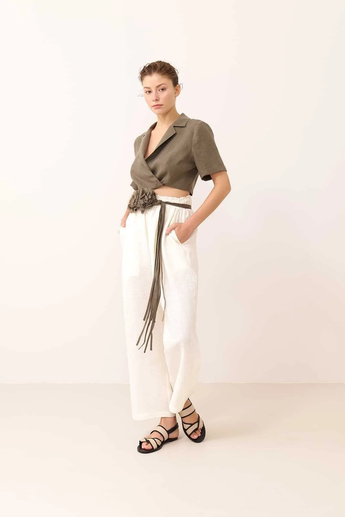 Çiçek Figürlü Kemer Haki - 1