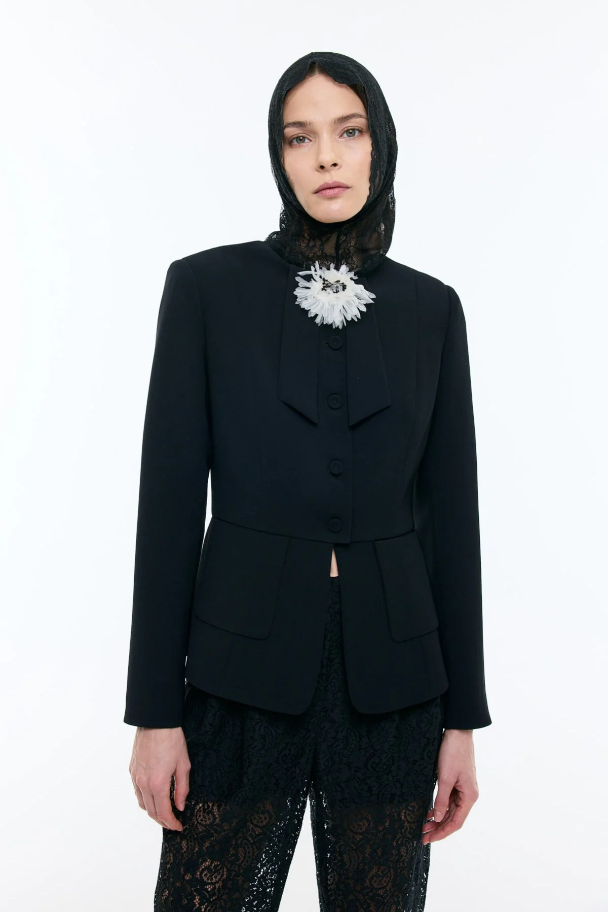 Çıkarılabilir Broş Detaylı Bele Oturan Çift Cepli Ceket Siyah - 1