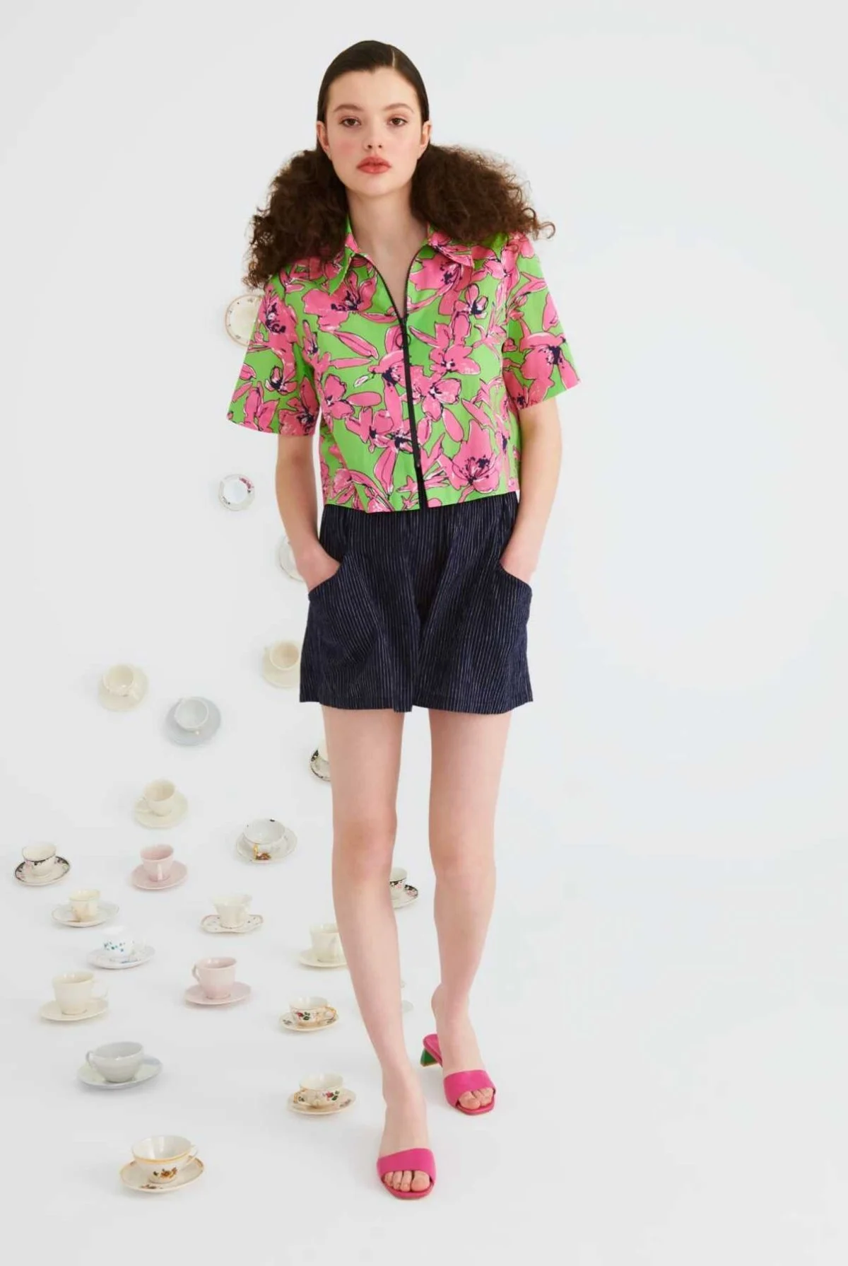 Çizgili ve Cepli Kadın Şort Standart Renk - 1