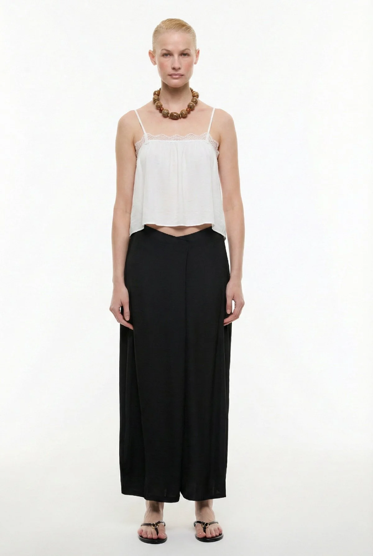 Dantel Detaylı İnce Askılı Bluz Beyaz - 4