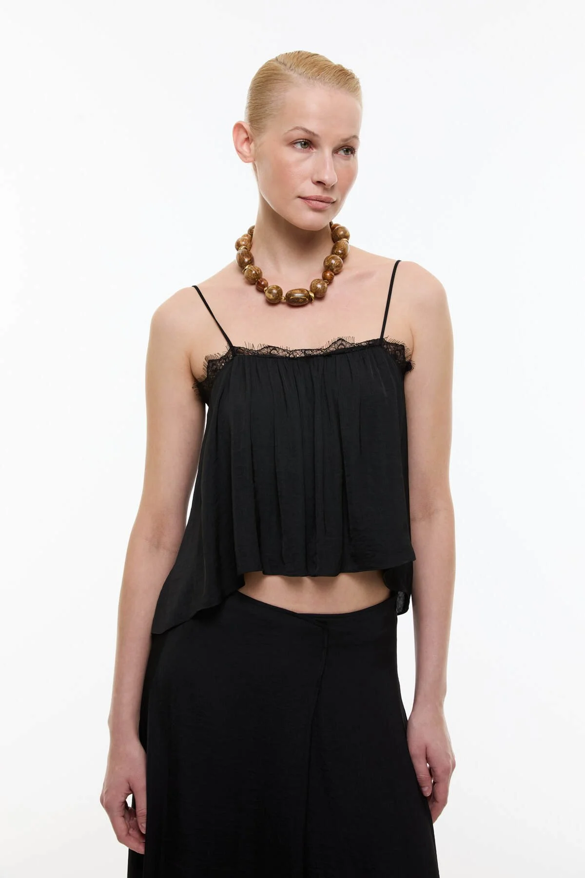 Dantel Detaylı İnce Askılı Bluz Siyah - 1