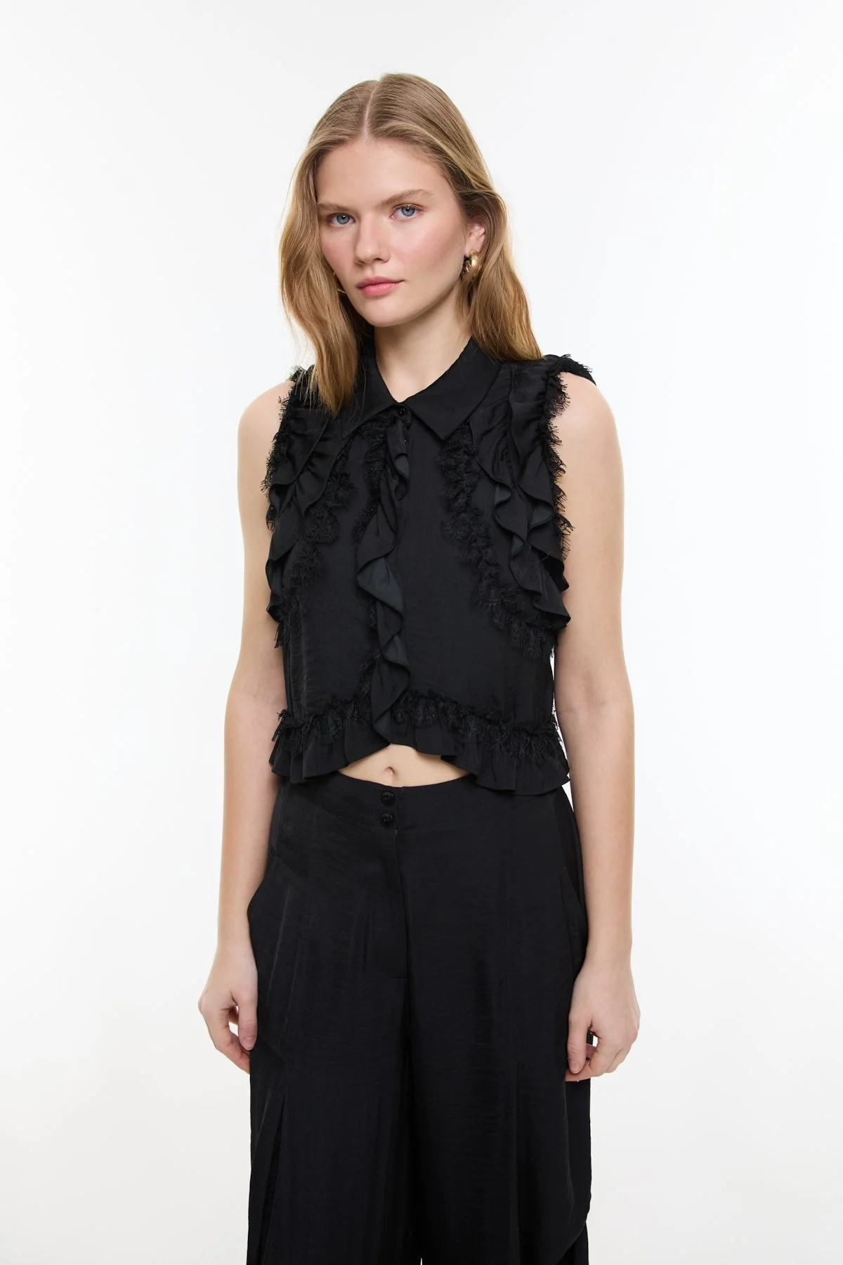 Dantel ve Volan Detaylı Kolsuz Gömlek Siyah - 3