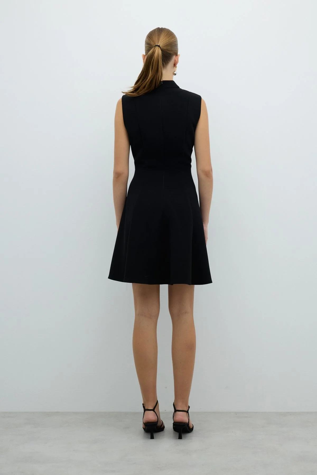 Fiyonk Detaylı Eteği Volanlı Mini Elbise Siyah - 2