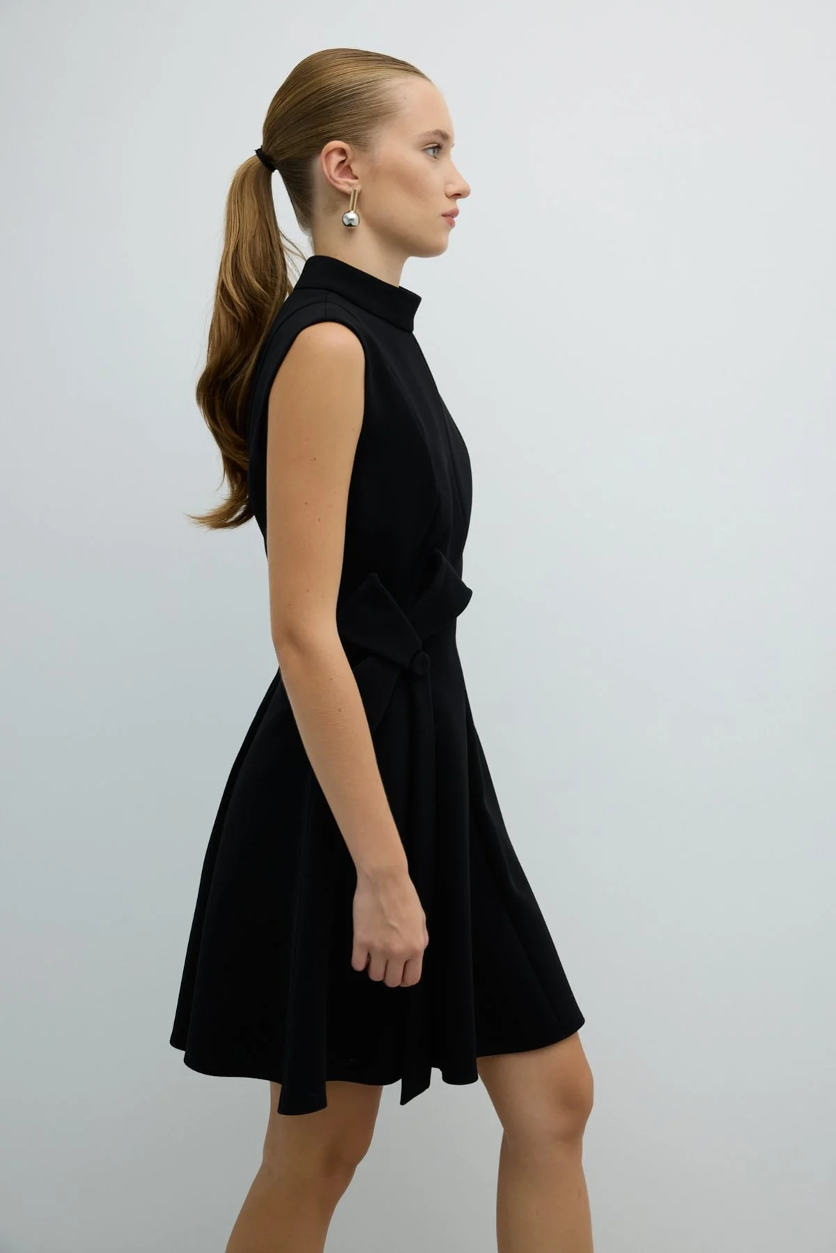 Fiyonk Detaylı Eteği Volanlı Mini Elbise Siyah - 4