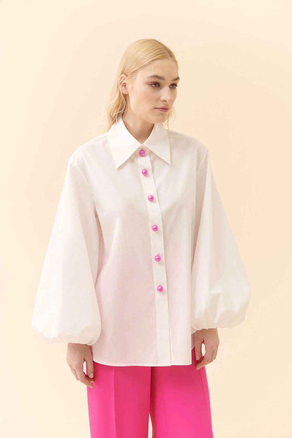 İnci Düğmeli Geniş Kesim Kadın Gömlek Beyaz - 1