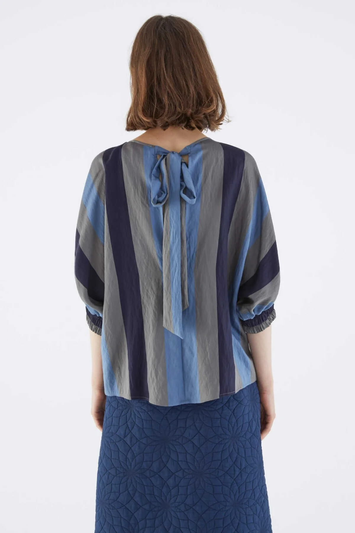 Sırtı Fiyonklu Çizgili Bluz Standart Renk - 2