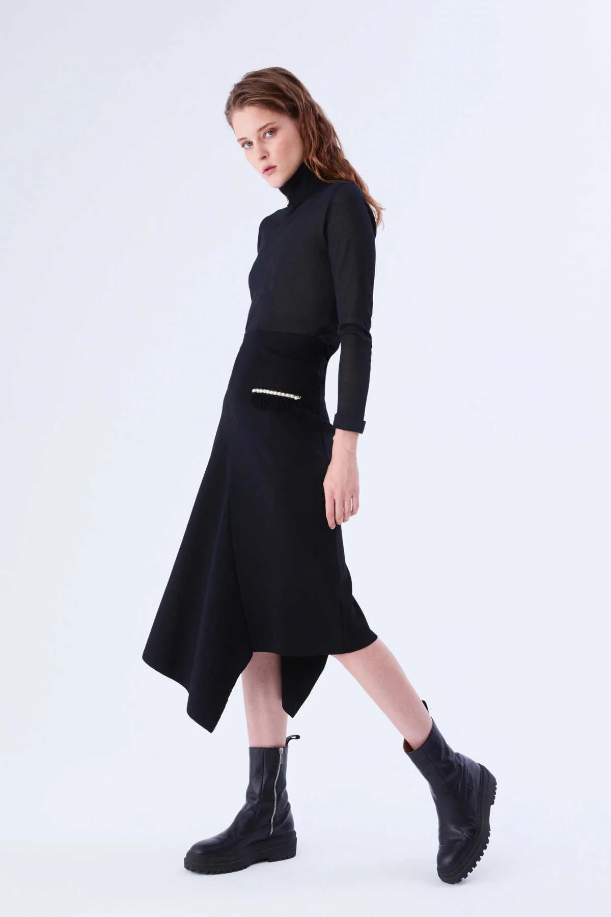 Asimetrik Etek Siyah - 3