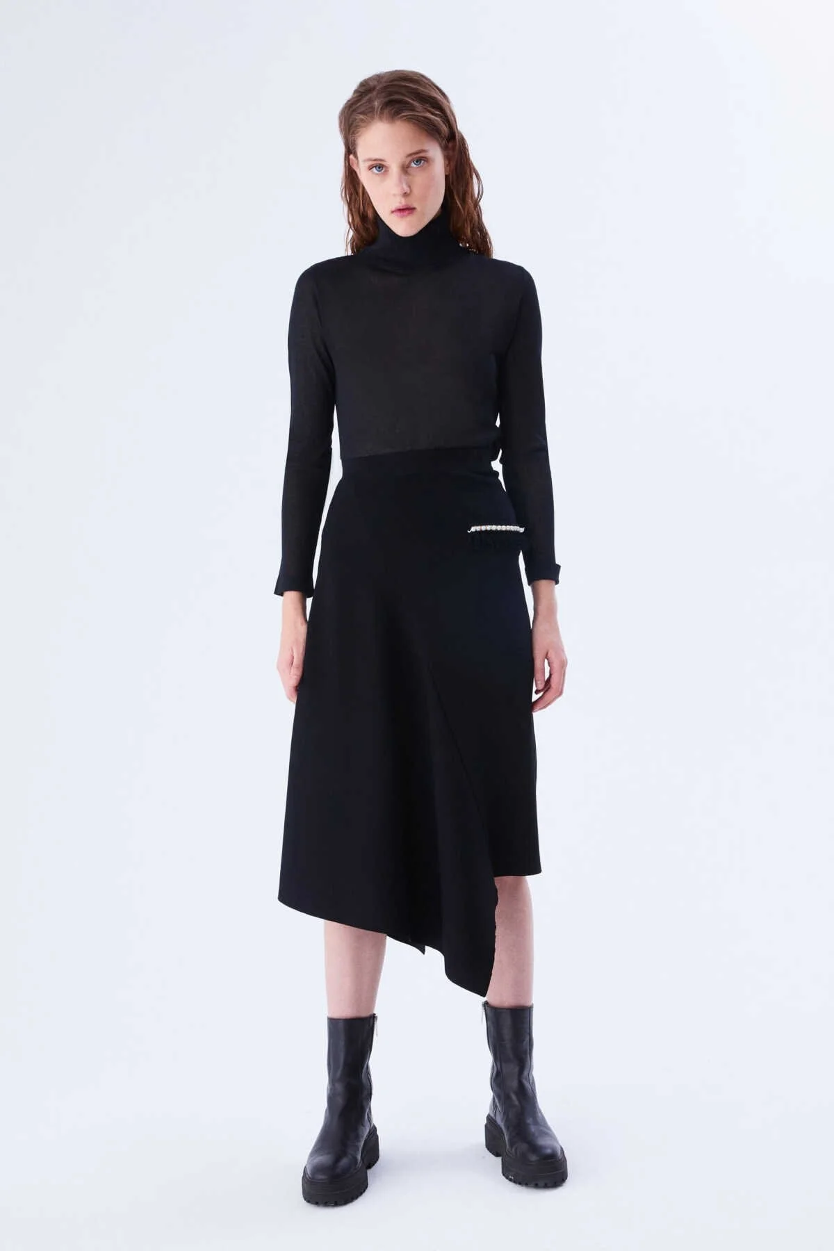 Asimetrik Etek Siyah - 1