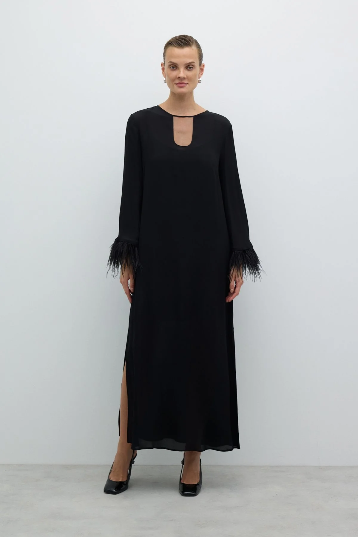 Yırtmaçlı Kolları Otriş Detaylı Elbise Siyah - 1