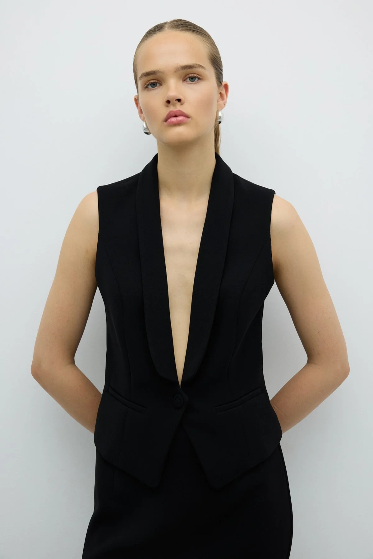 V Yaka Düğmeli Yelek Siyah - 1