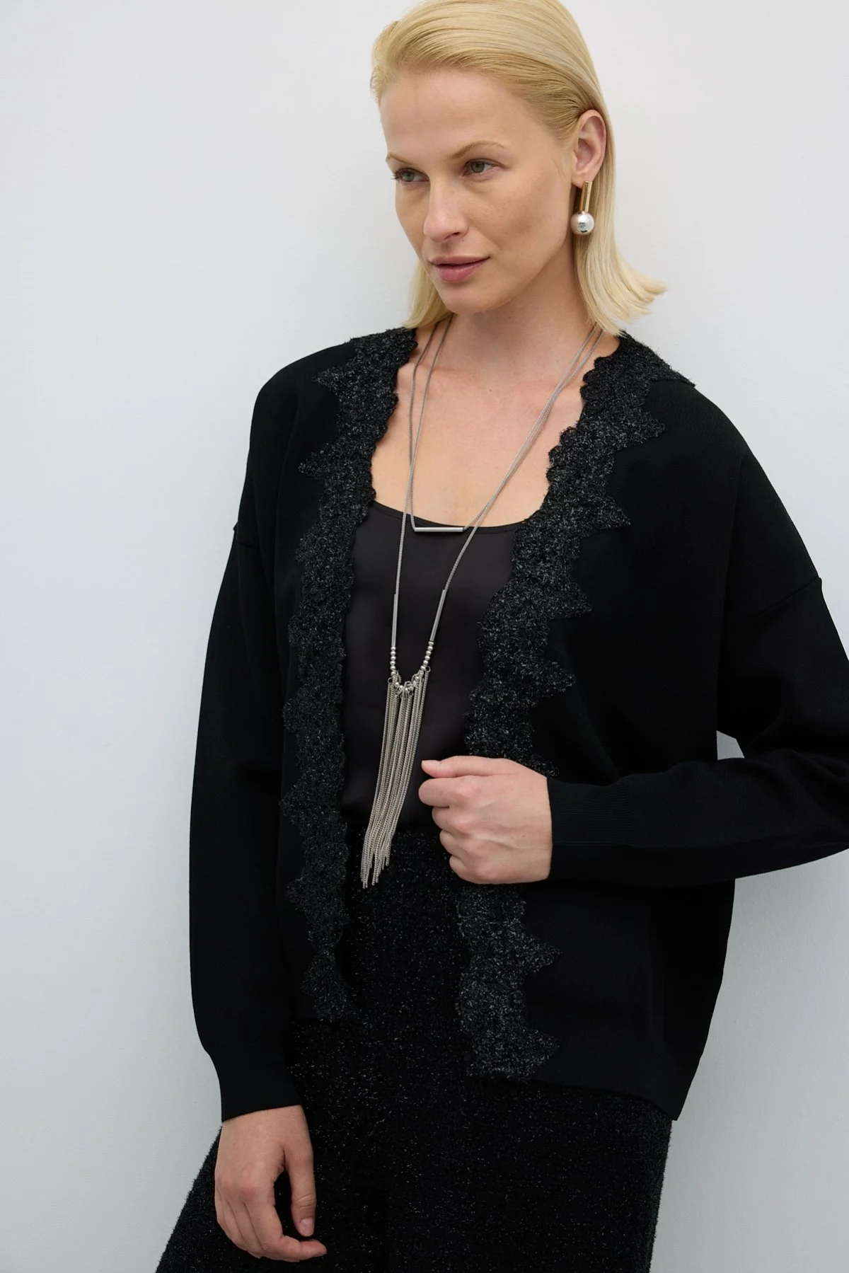 İşleme Detaylı Triko Hırka Siyah - 1