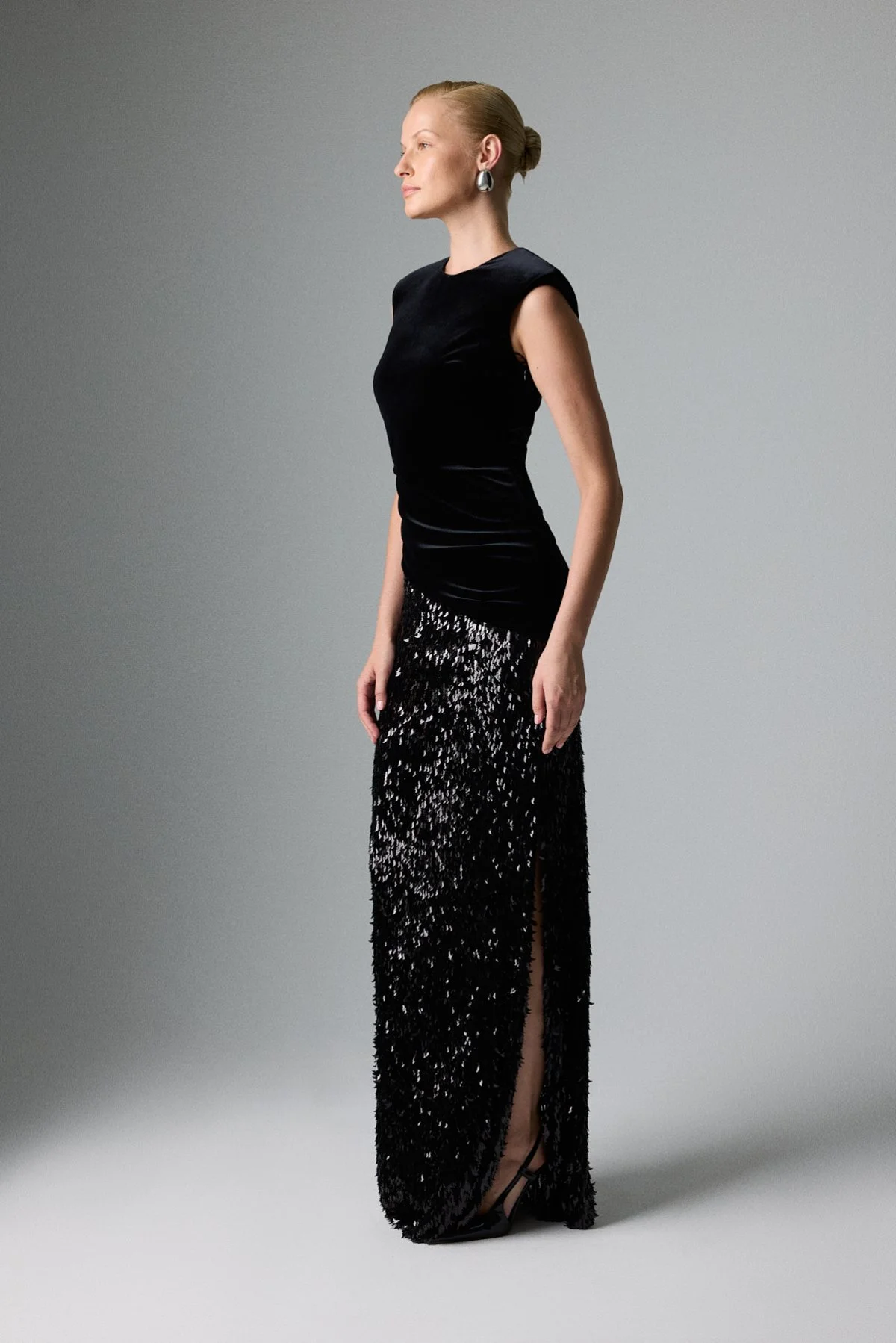 Vatka ve Drape Detaylı Yırtmaçlı Elbise Siyah - 6