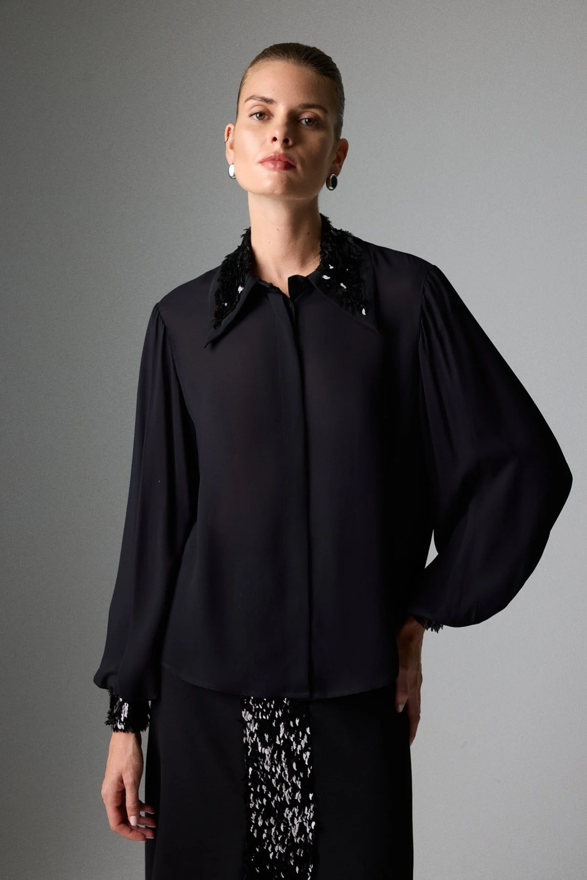 Payet Detaylı Balon Kol Gömlek Siyah - 1