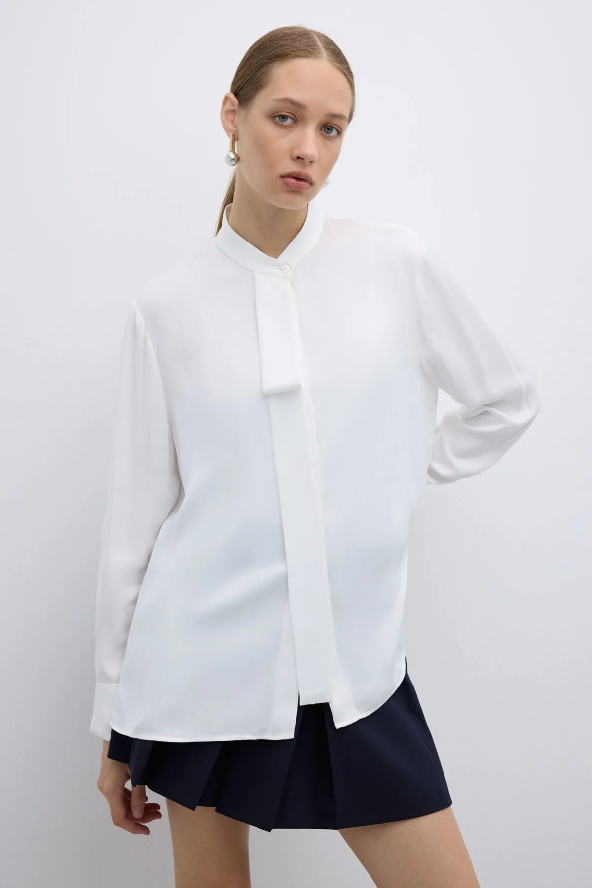 Kendinden Fularlı Hakim Yaka Gömlek Ekru - 1