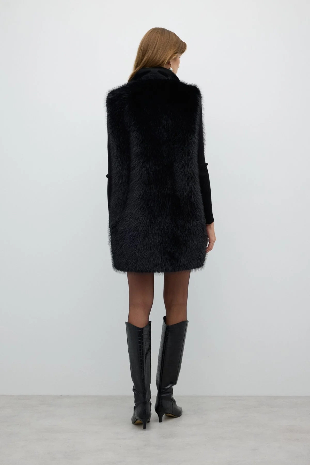 Kilit Tokalı Kürk Yelek Siyah - 2