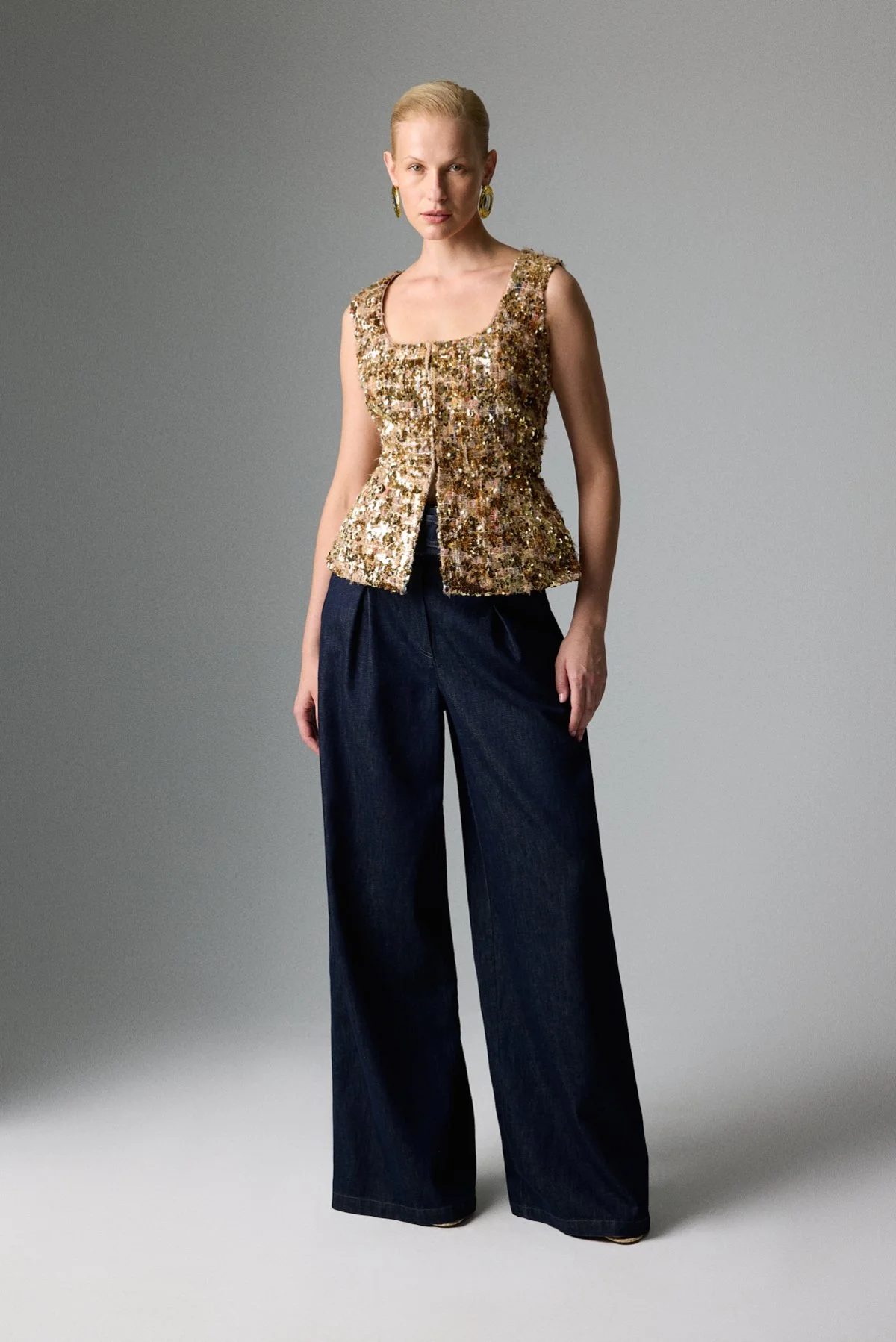 Bele Oturan Kare Yaka Payetli Yelek Gold - 3