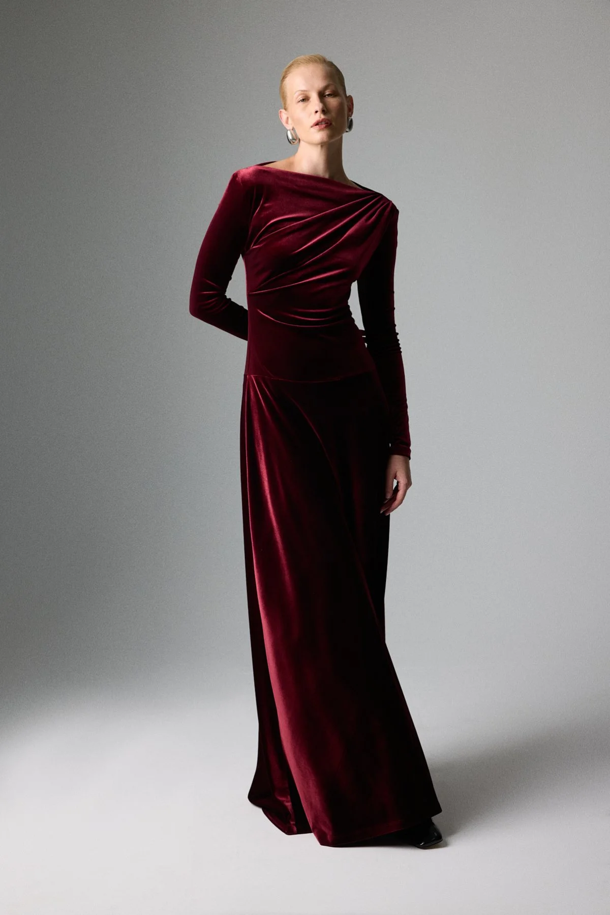 Kadife Drape Detaylı Uzun Kol Maksi Elbise Bordo - 2