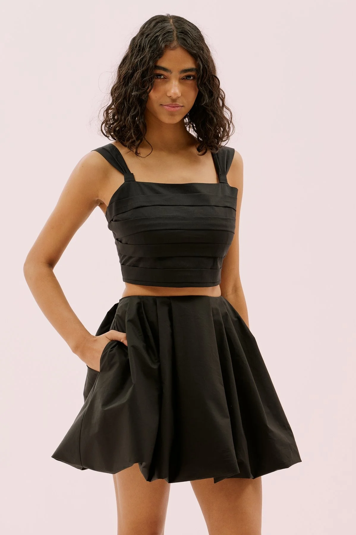 Kare Yaka Detaylı Nervür Detaylı Büstiyer Siyah - 1