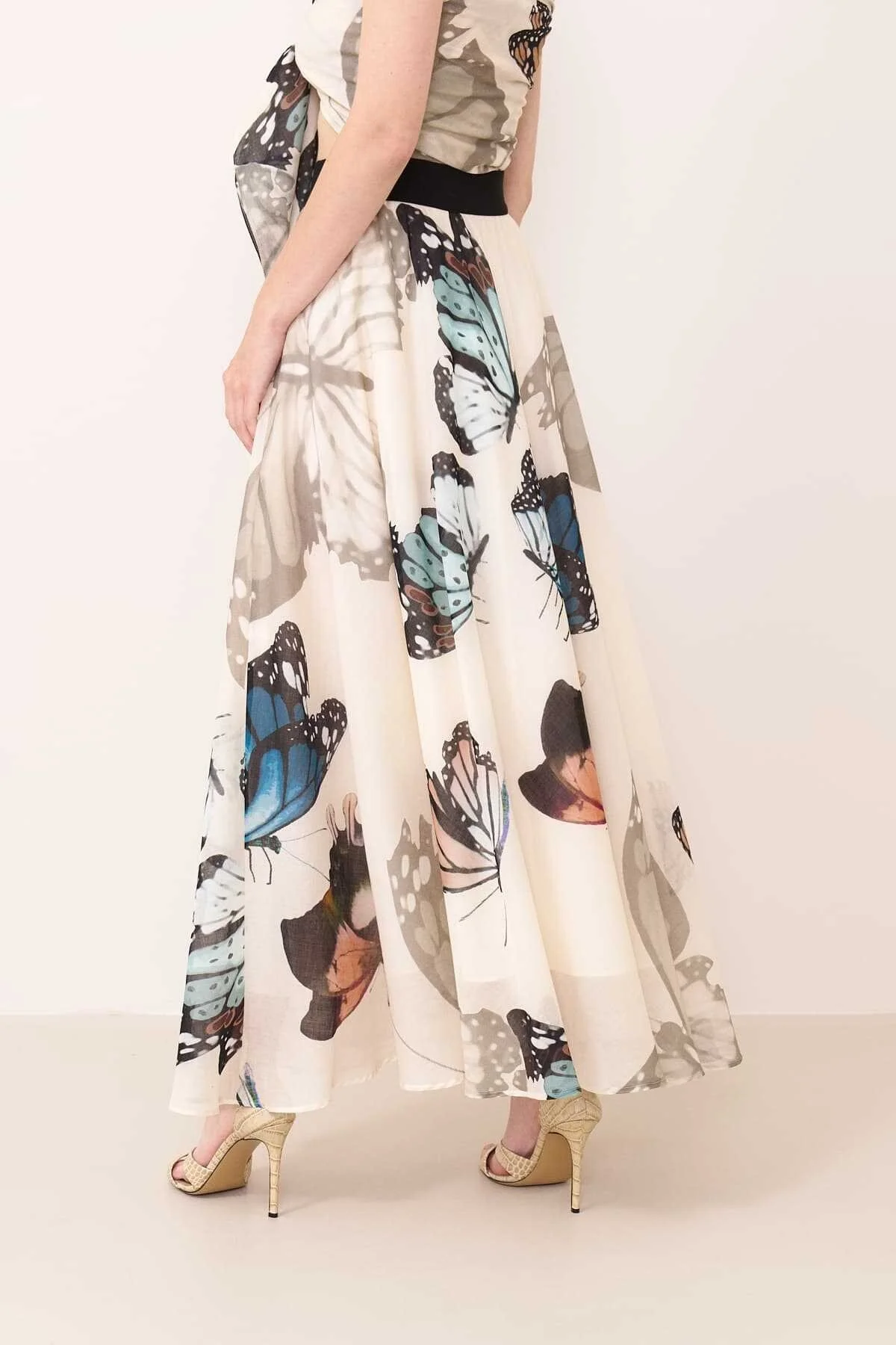 Kelebek Desenli Etek Standart Renk - 2