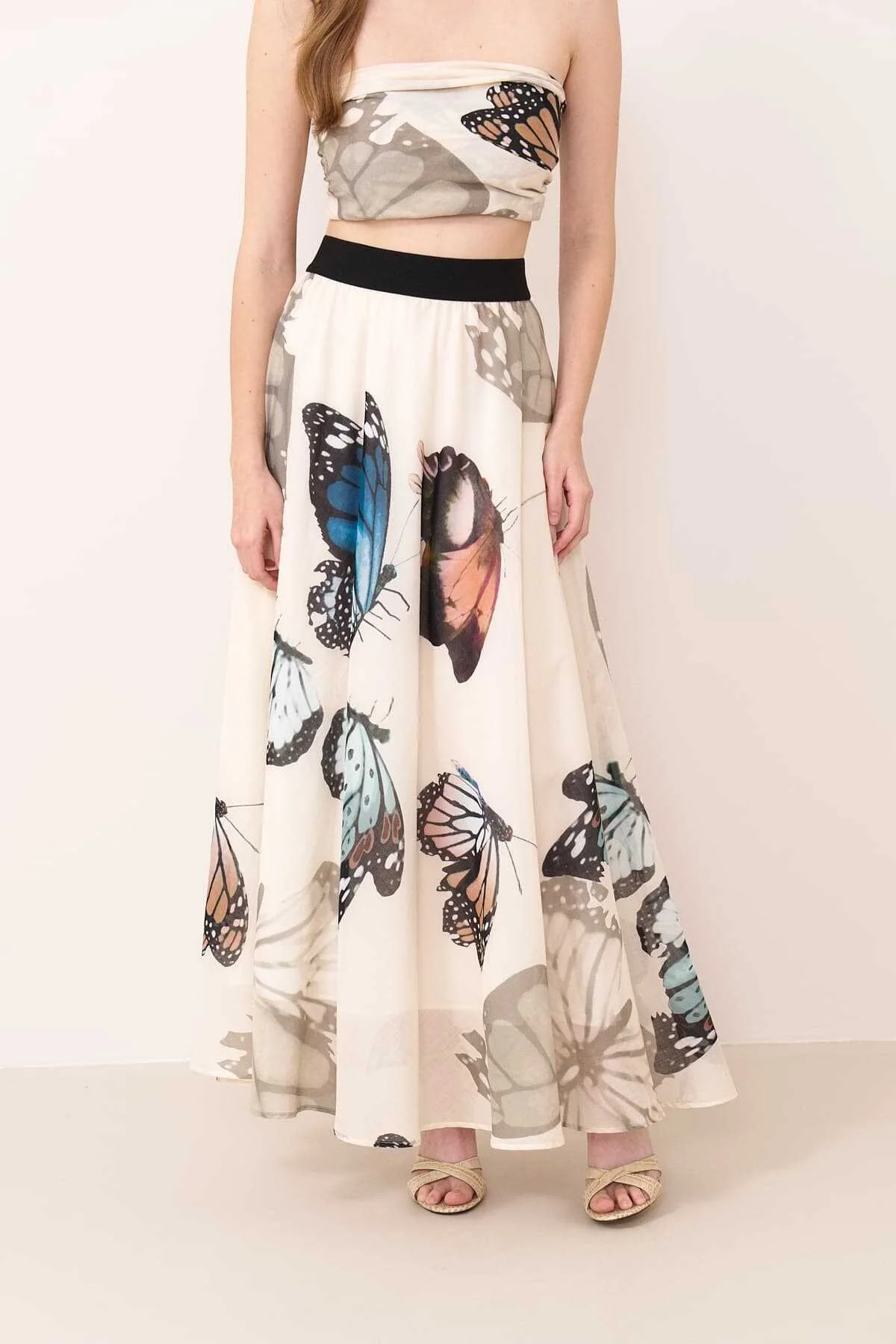Kelebek Desenli Etek Standart Renk - 3