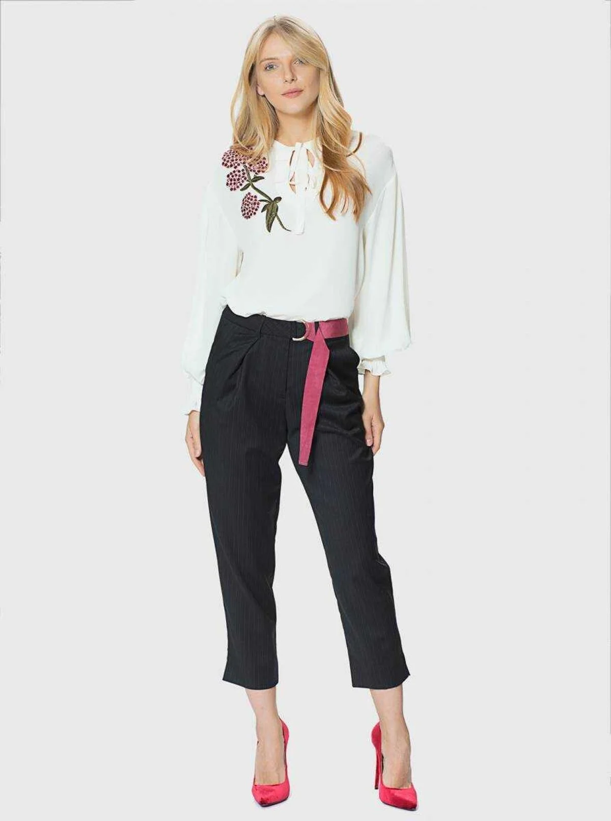  Kemer Detaylı Kısa Paça Kadın Pantolon Siyah - 1