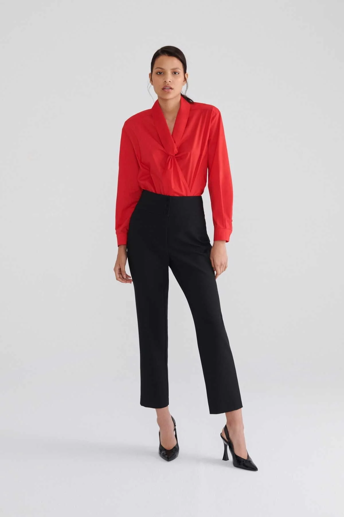  Kısa Paçalı Kadın Pantolon Siyah - 1