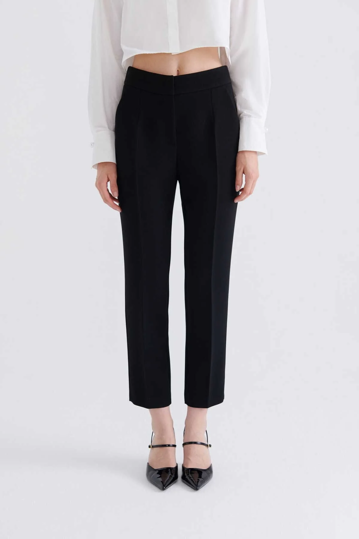  Kısa Paçalı Pantolon Siyah - 1