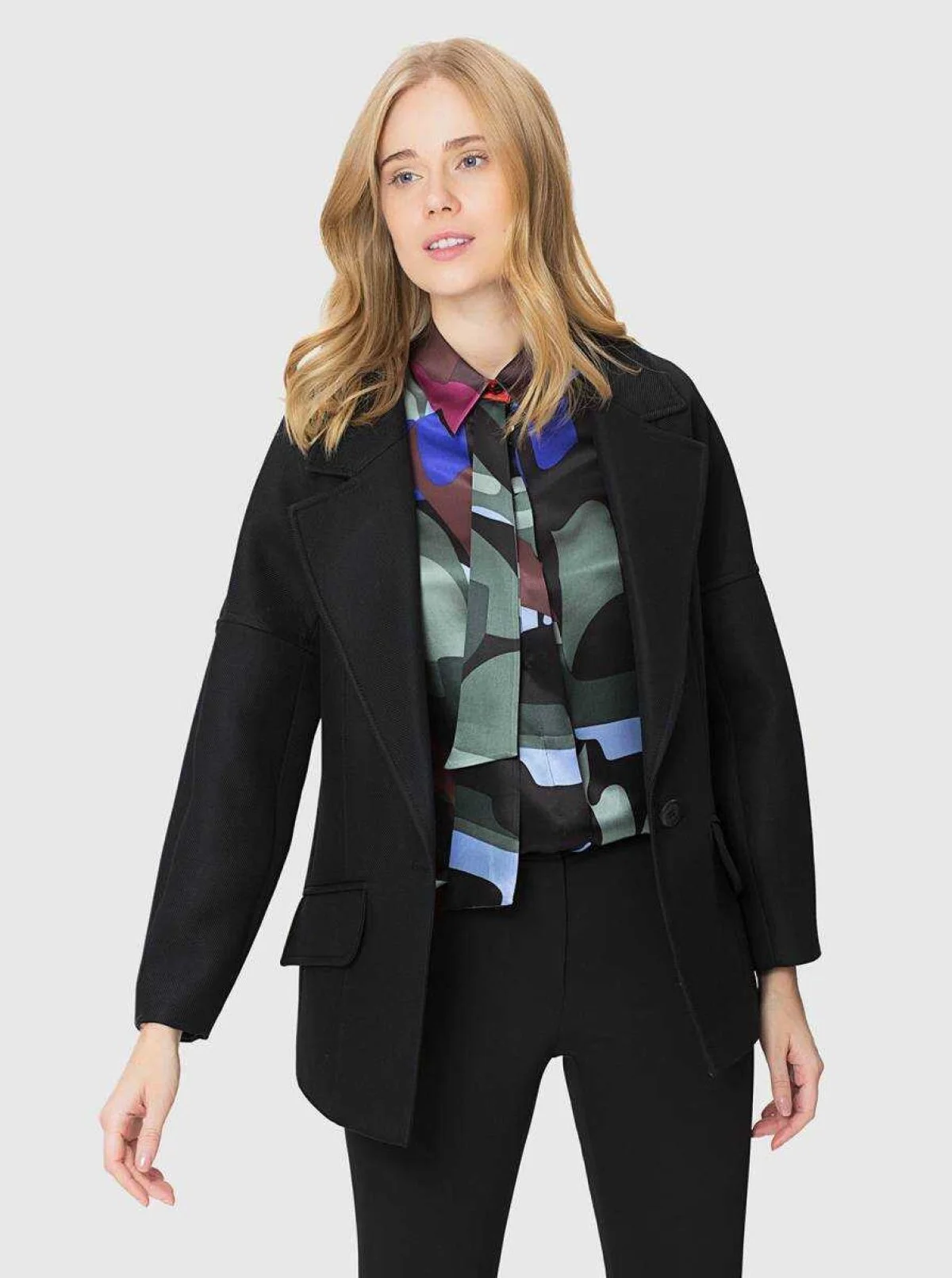  Kolları Geniş Cep Detaylı Kap Siyah - 4