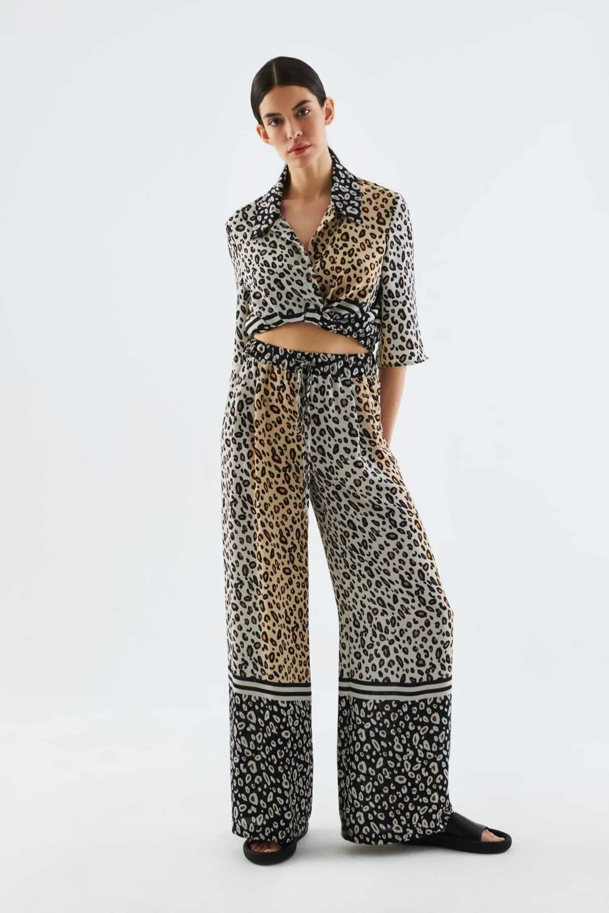 Leopar Desenli Geniş Paça Kadın Pantolon Standart Renk - 1