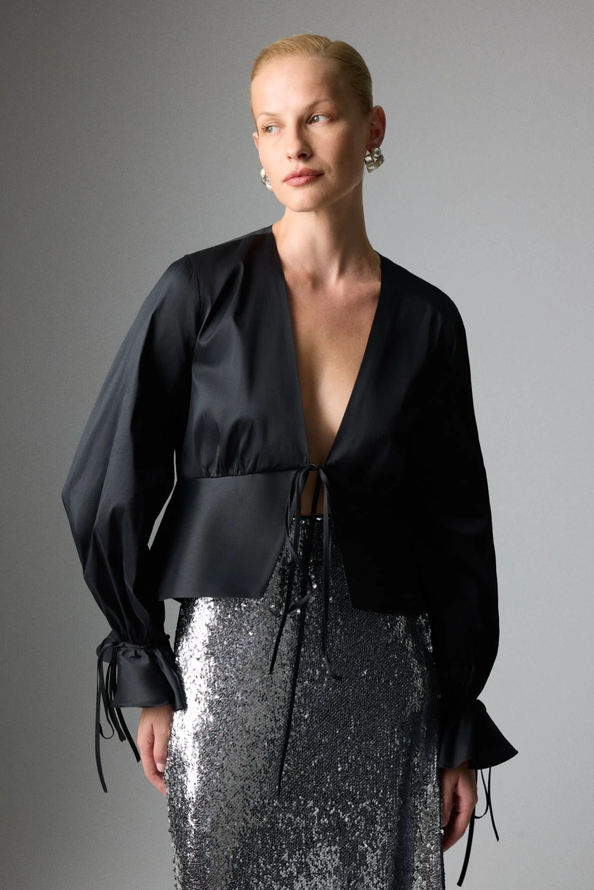 Önü Bağlamalı Uzun Kol Tafta Bluz Siyah - 1