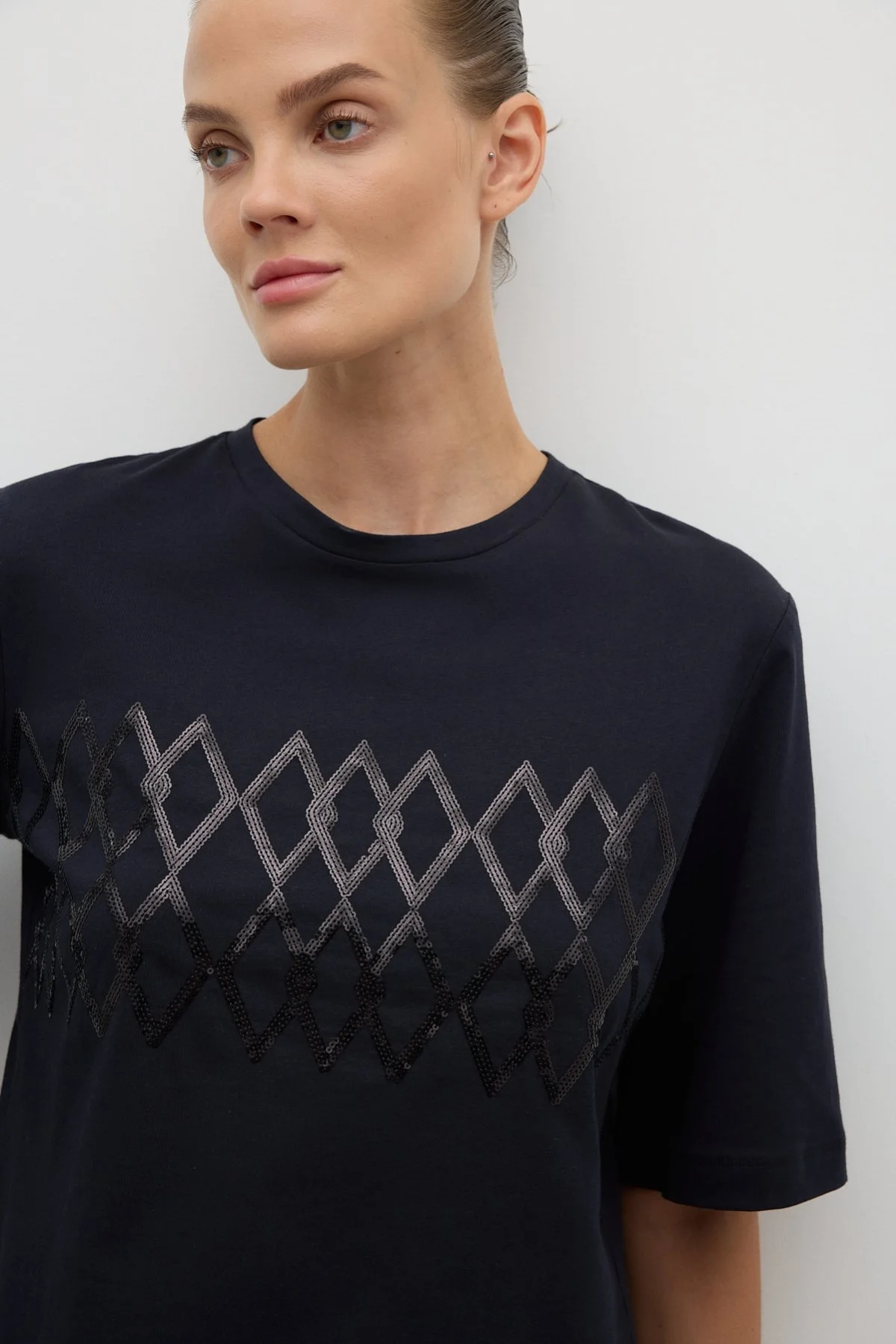 Önü Payet Nakışlı Bisiklet Yaka T-shirt Lacivert - 3