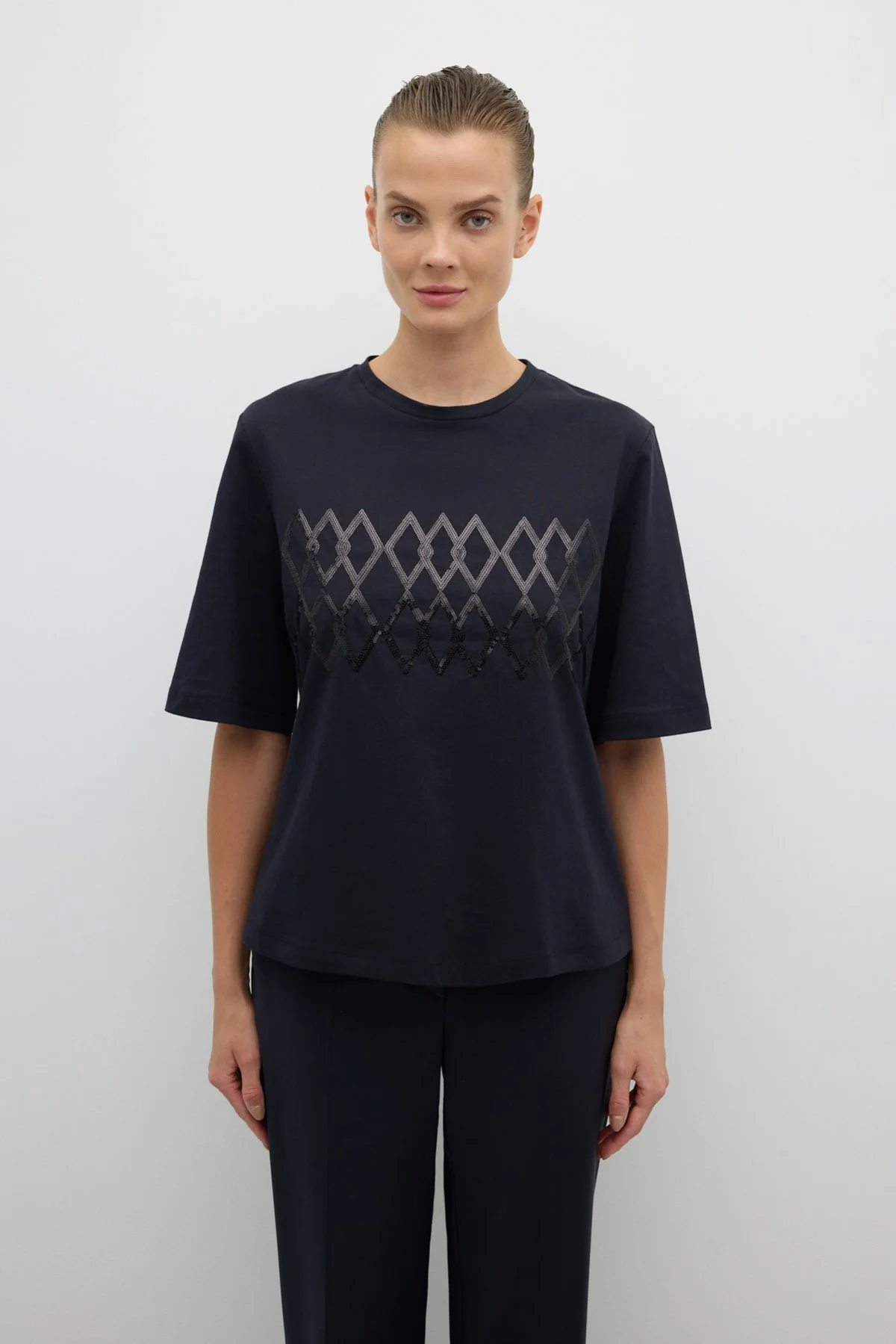 Önü Payet Nakışlı Bisiklet Yaka T-shirt Lacivert - 1