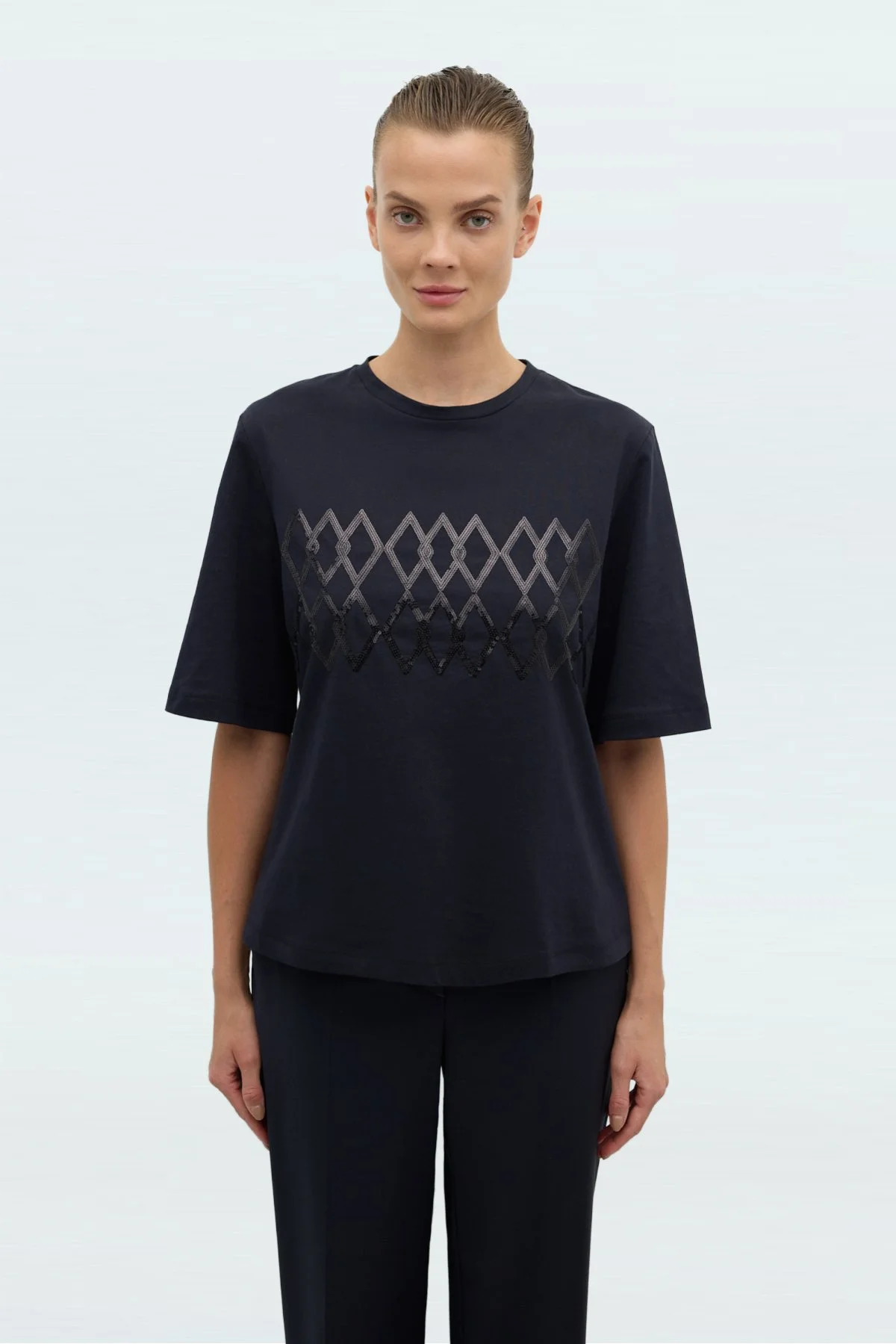 Önü Payet Nakışlı Bisiklet Yaka T-shirt Lacivert - 1