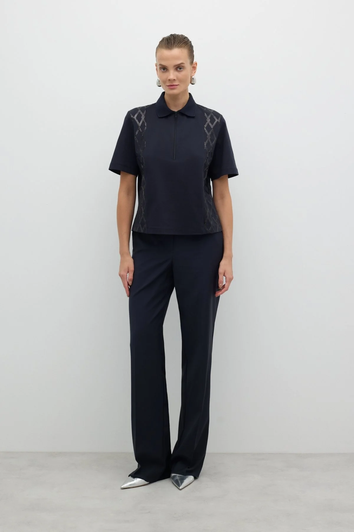 Önü Payet Nakışlı Polo Yaka T-shirt Lacivert - 3