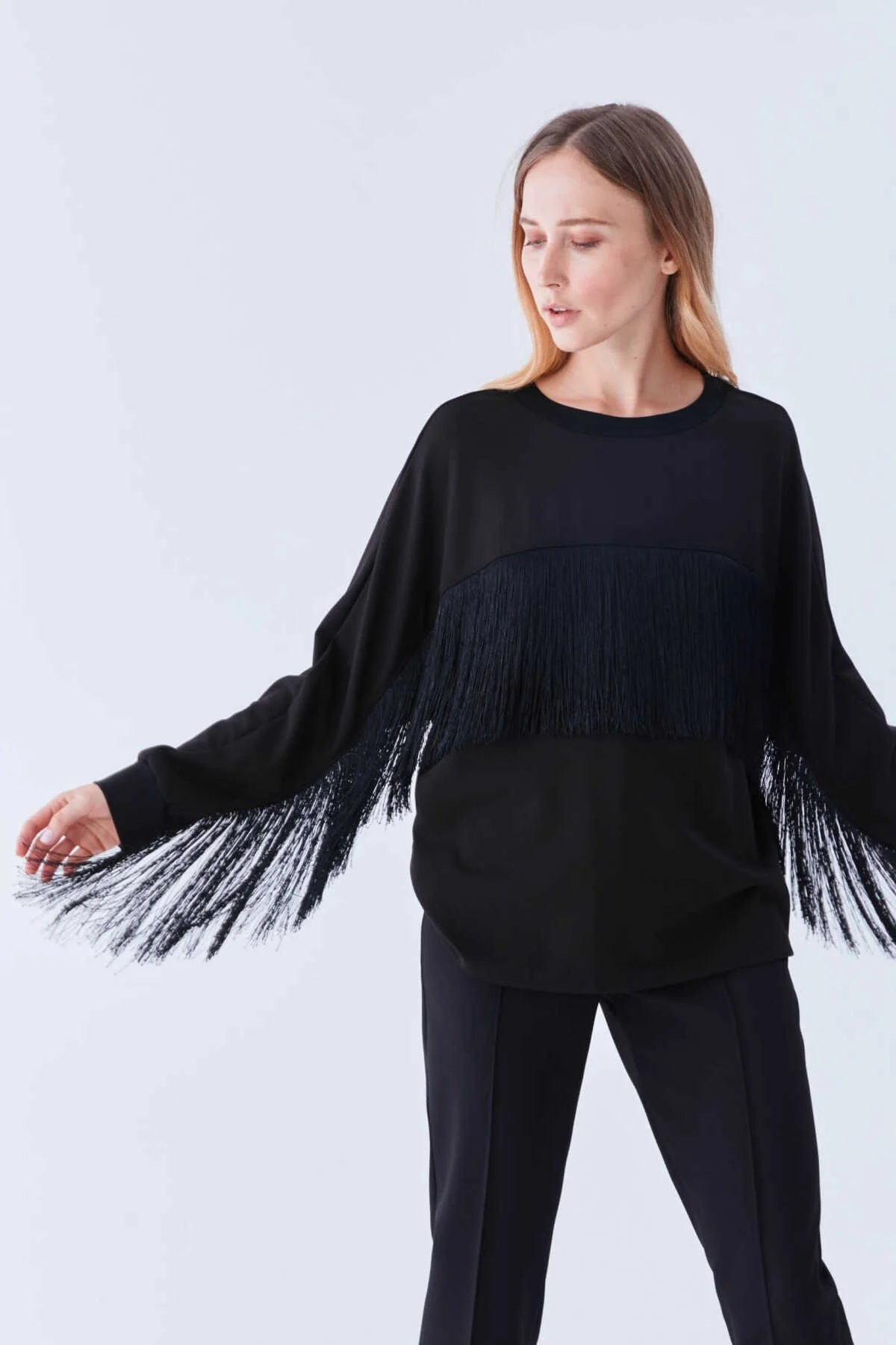  Püsküllü Kadın Sweatshirt Siyah - 1