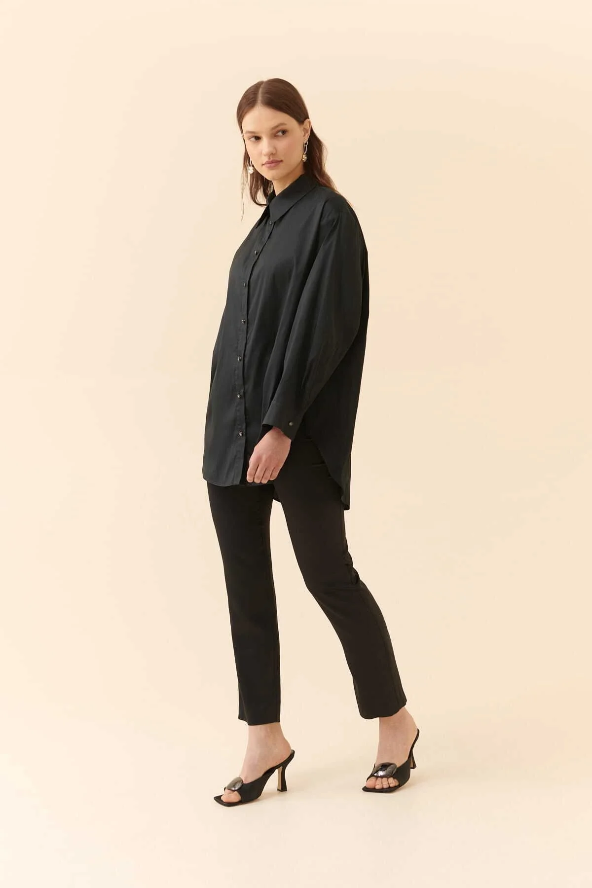  Taş Düğmeli Tafta Kadın Gömlek Siyah - 3