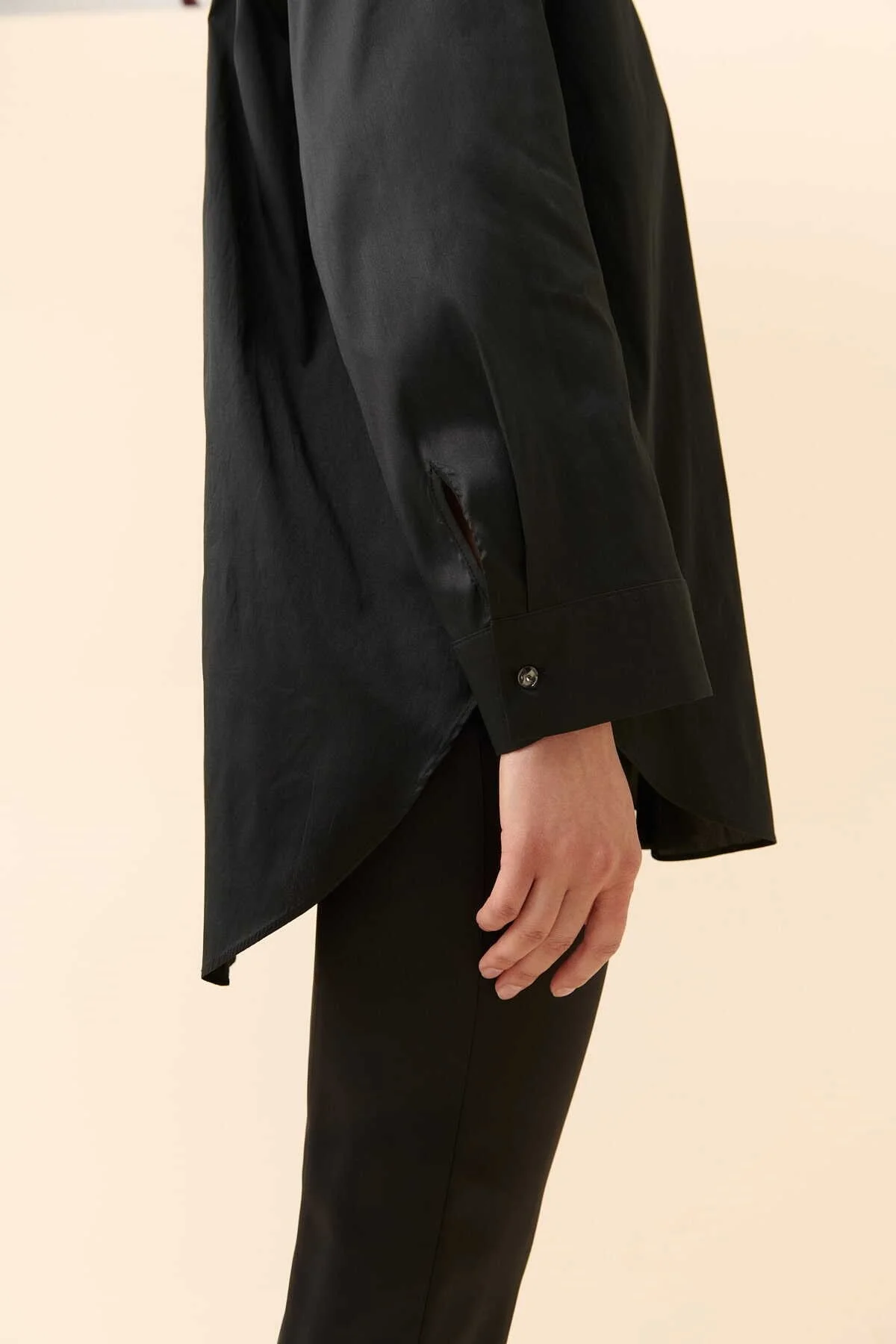  Taş Düğmeli Tafta Kadın Gömlek Siyah - 4