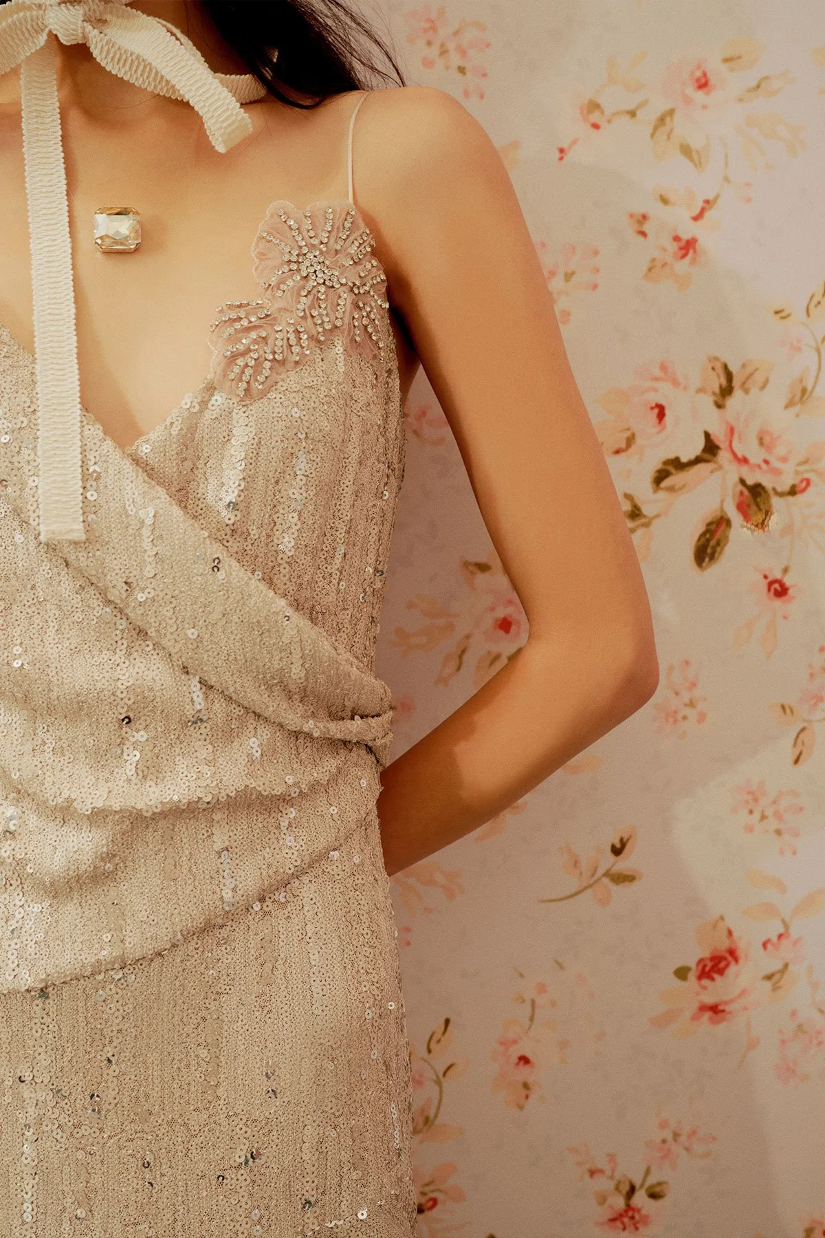 Taş İşlemeli Çiçek Motifli Asimetrik Elbise Bej - 2